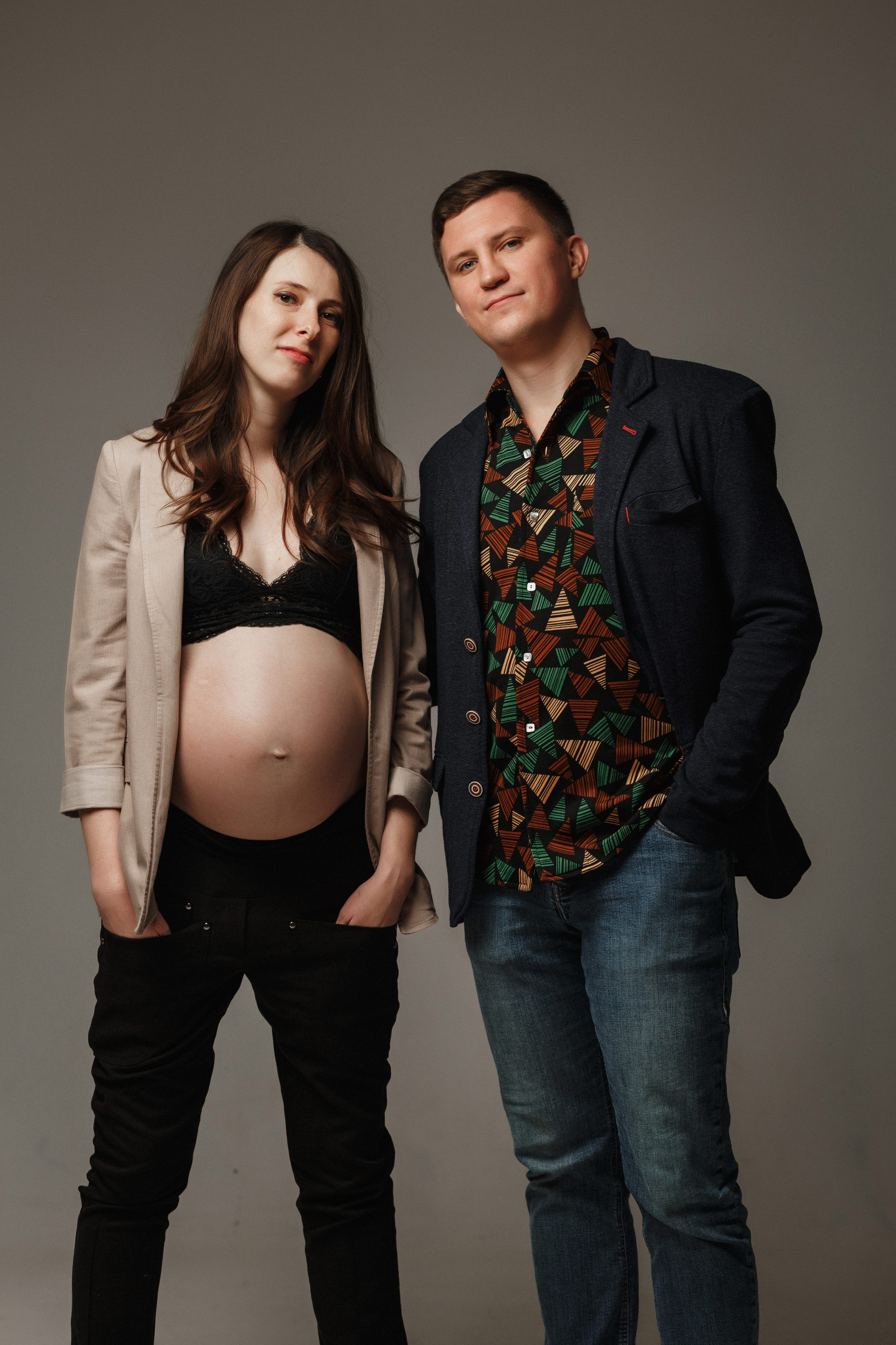 Дина и Толик в объятиях света и тени фотостудии Таганрога. Свадебный и семейный фотограф в Таганроге Бакарюк Антон