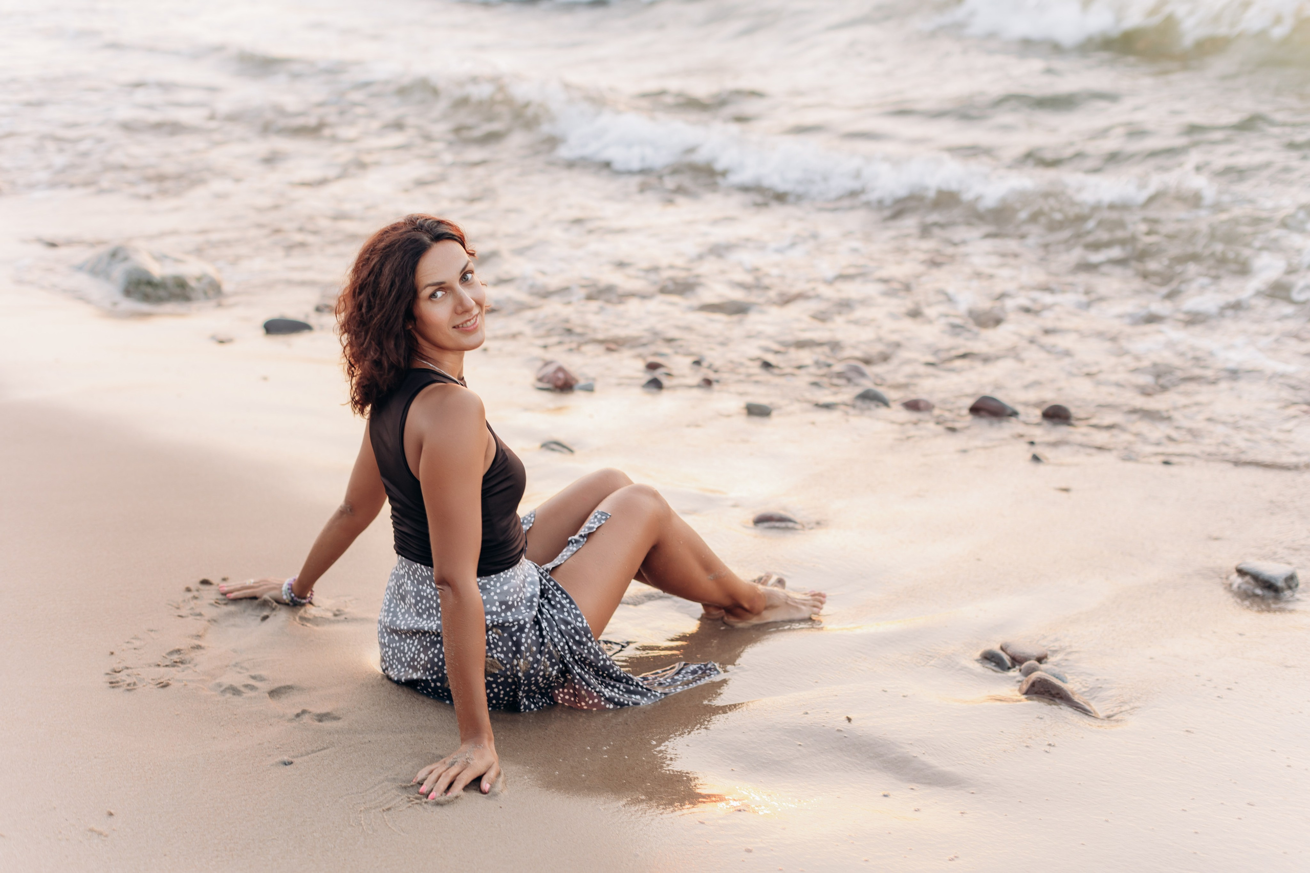 Подруги Пионеский Сосновый бор закат. Фотограф в Калининграде свадебная фотография, репортажная, фотосессии