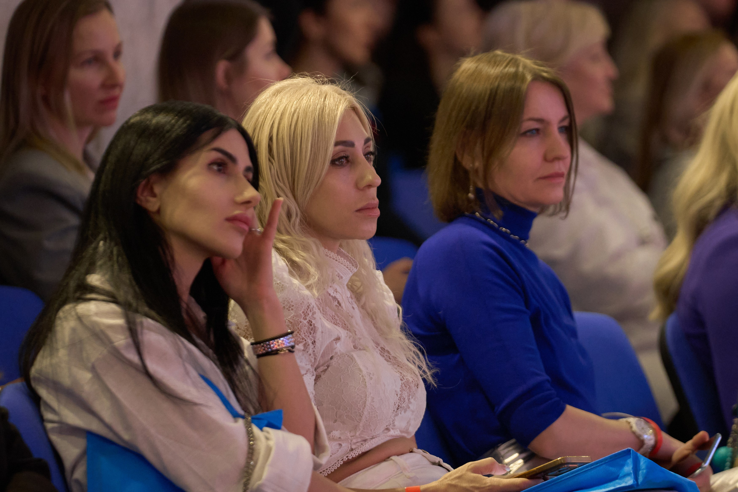 СЛУШАТЕЛИ. PRO-AGELESS