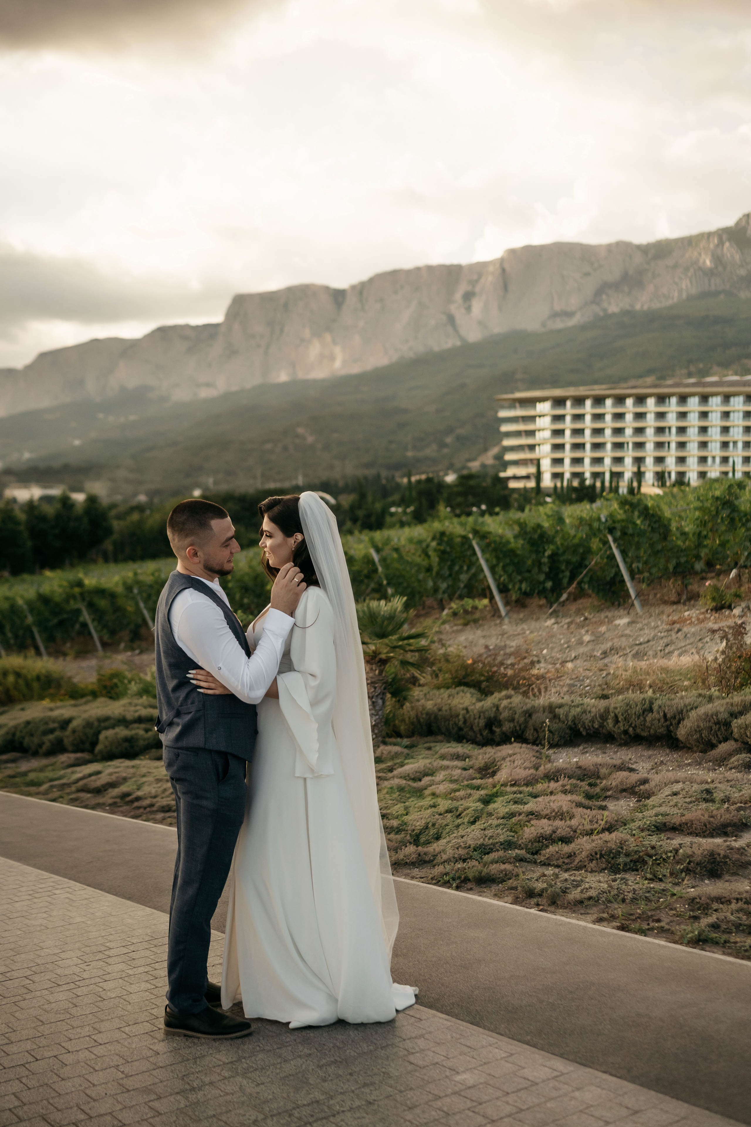 Свадьба в Винном парке в Крыму. Свадебный и семейный фотограф и видеограф, Крым, Москва, Санкт -Петербург