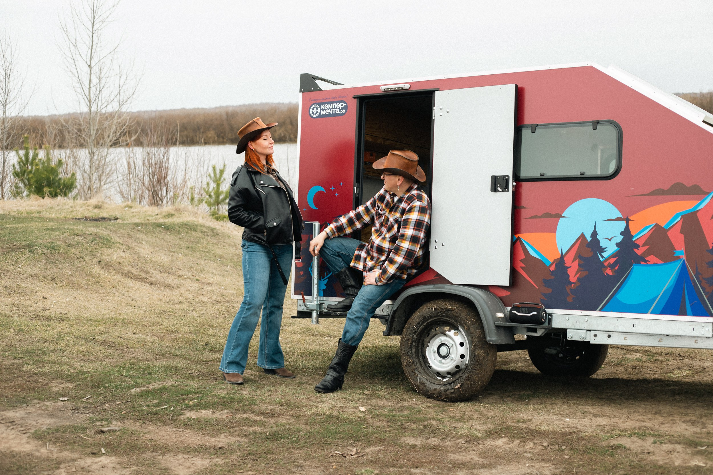 Love story camper. Фотограф в Тюмени Даша Михнова. Портреты, фотопроекты, фотодни