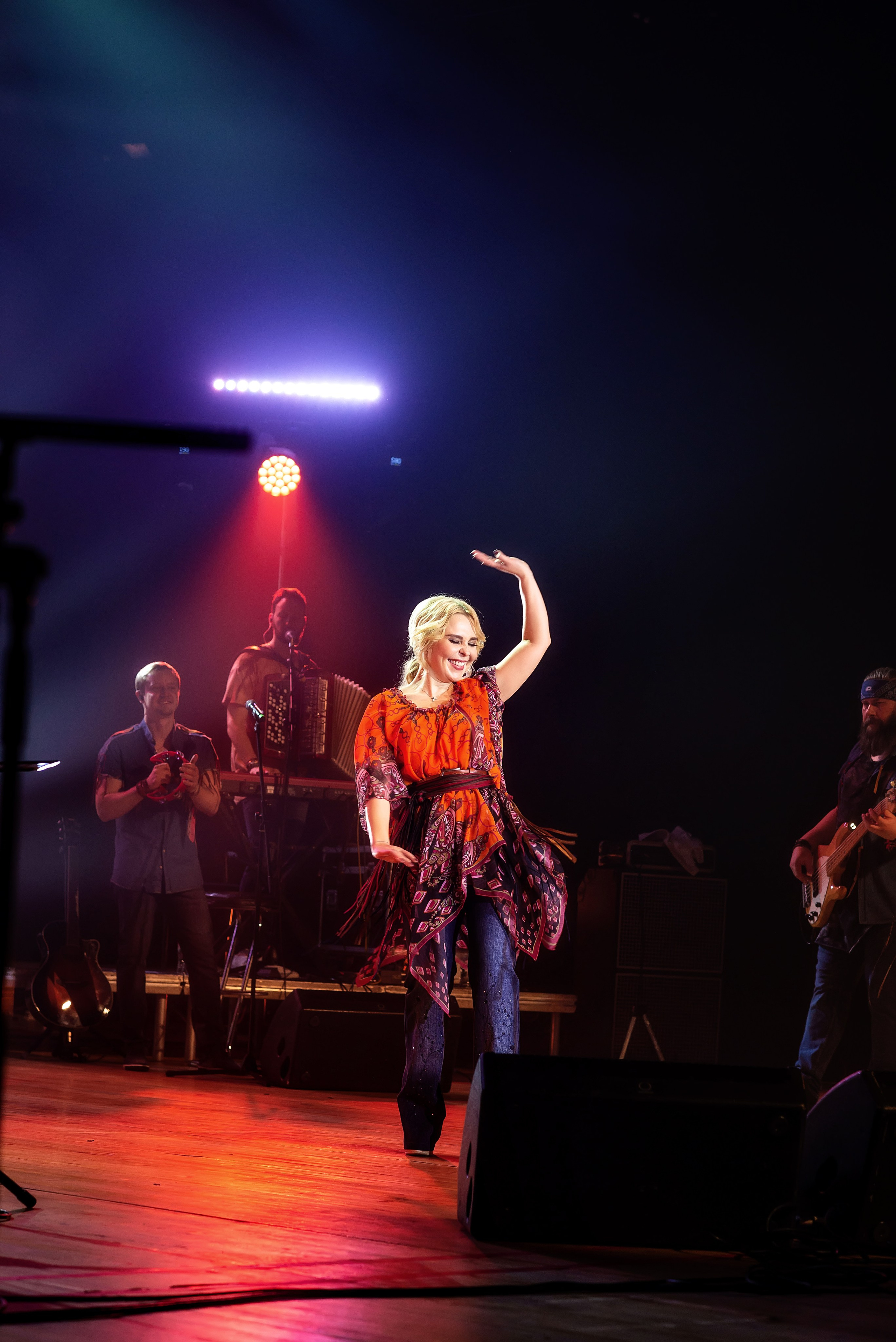 Концерт Пелагеи. Школьный, фэшн фотограф в Тюмени и в России Ирина Королева