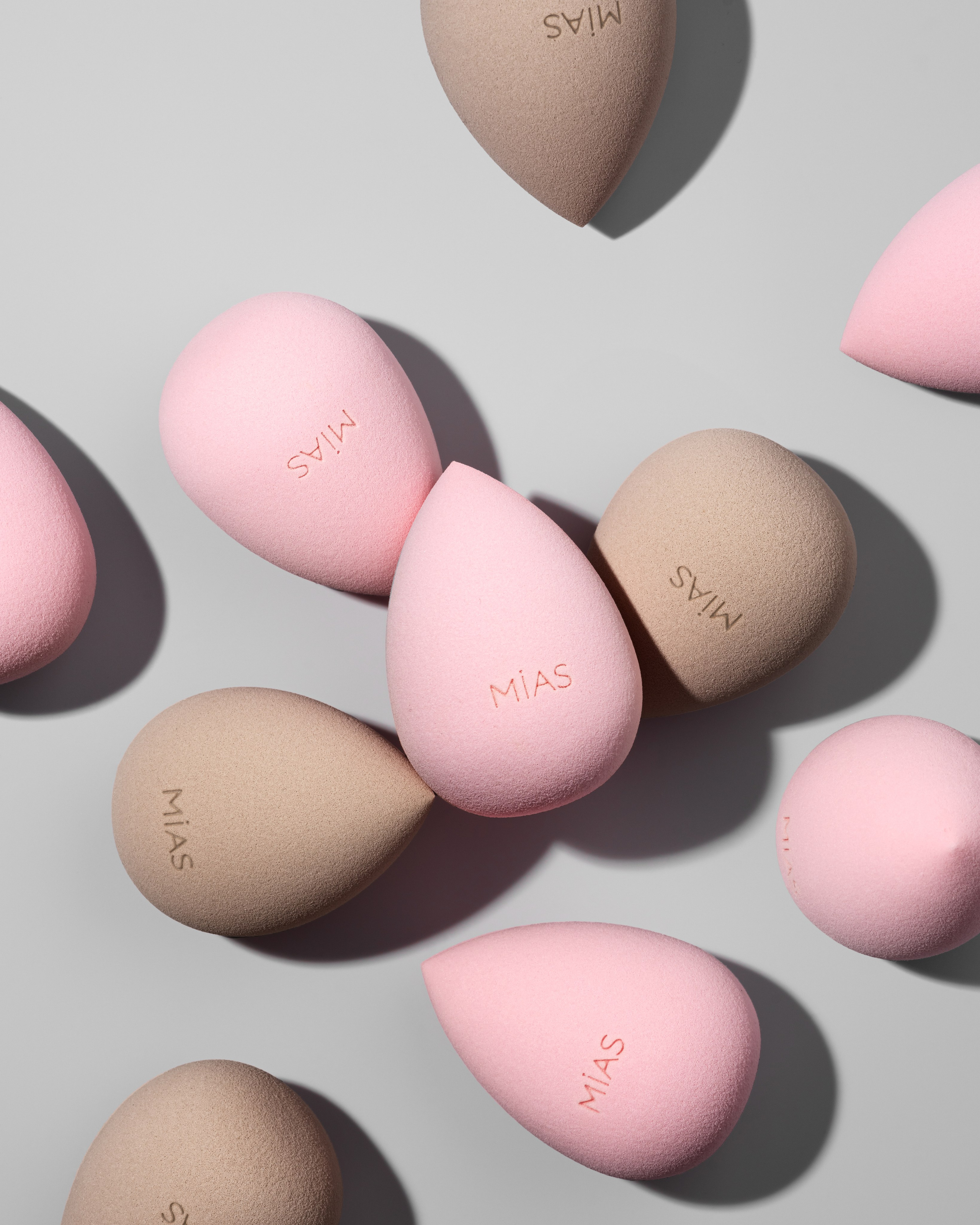 Предметная фотосъемка спонжиков для макияжа