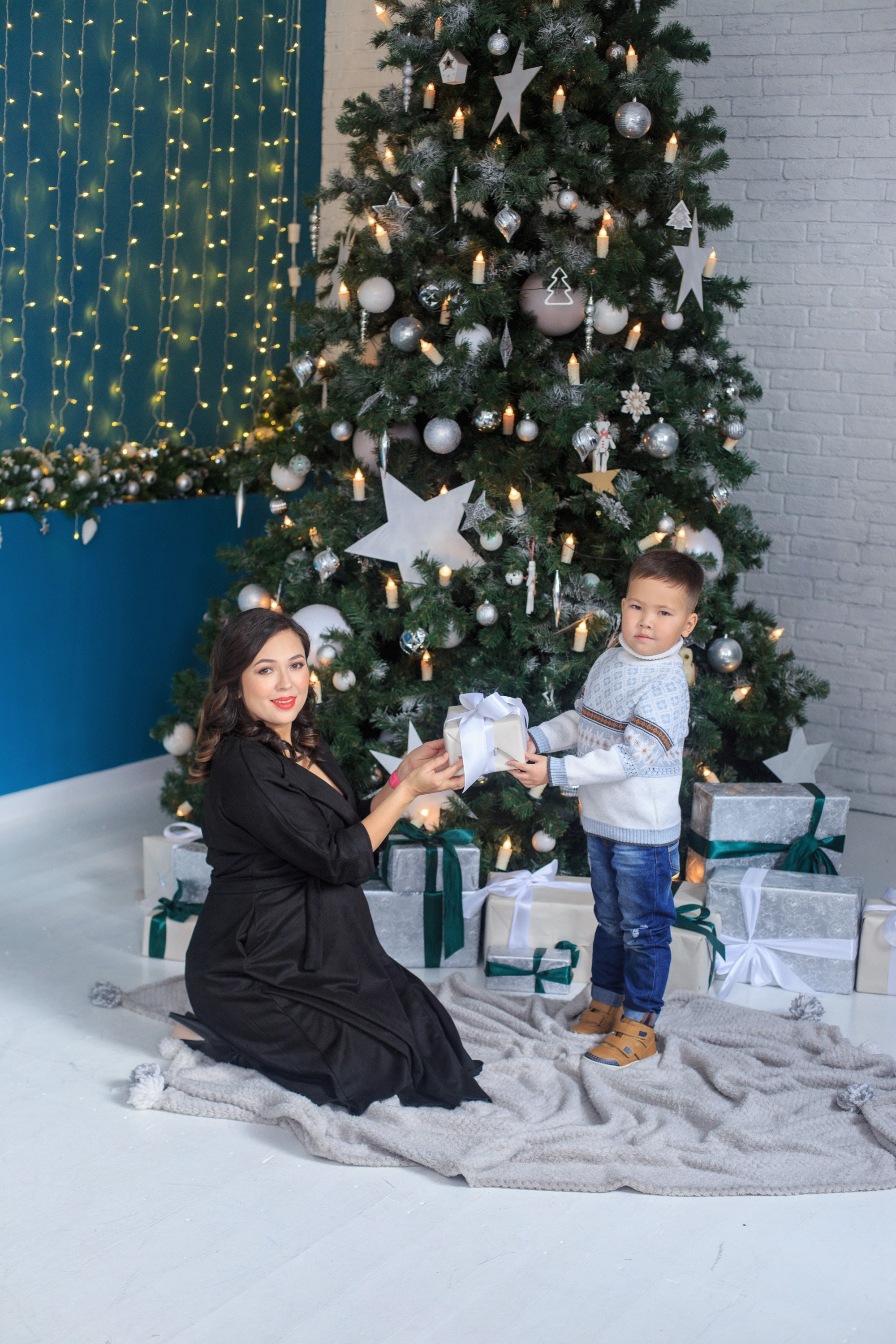 Новогодние фотосессии в Иркутске. Фотограф видеограф Иркутск фото видео студия Алексея Марамзина