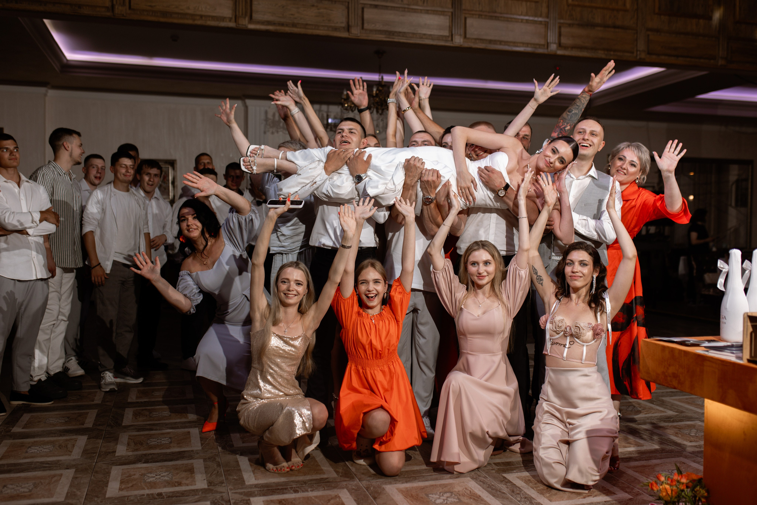 LoveLand: свадьба в тёплых оттенках 🧡. Свадебный фотограф Елена Рубцова