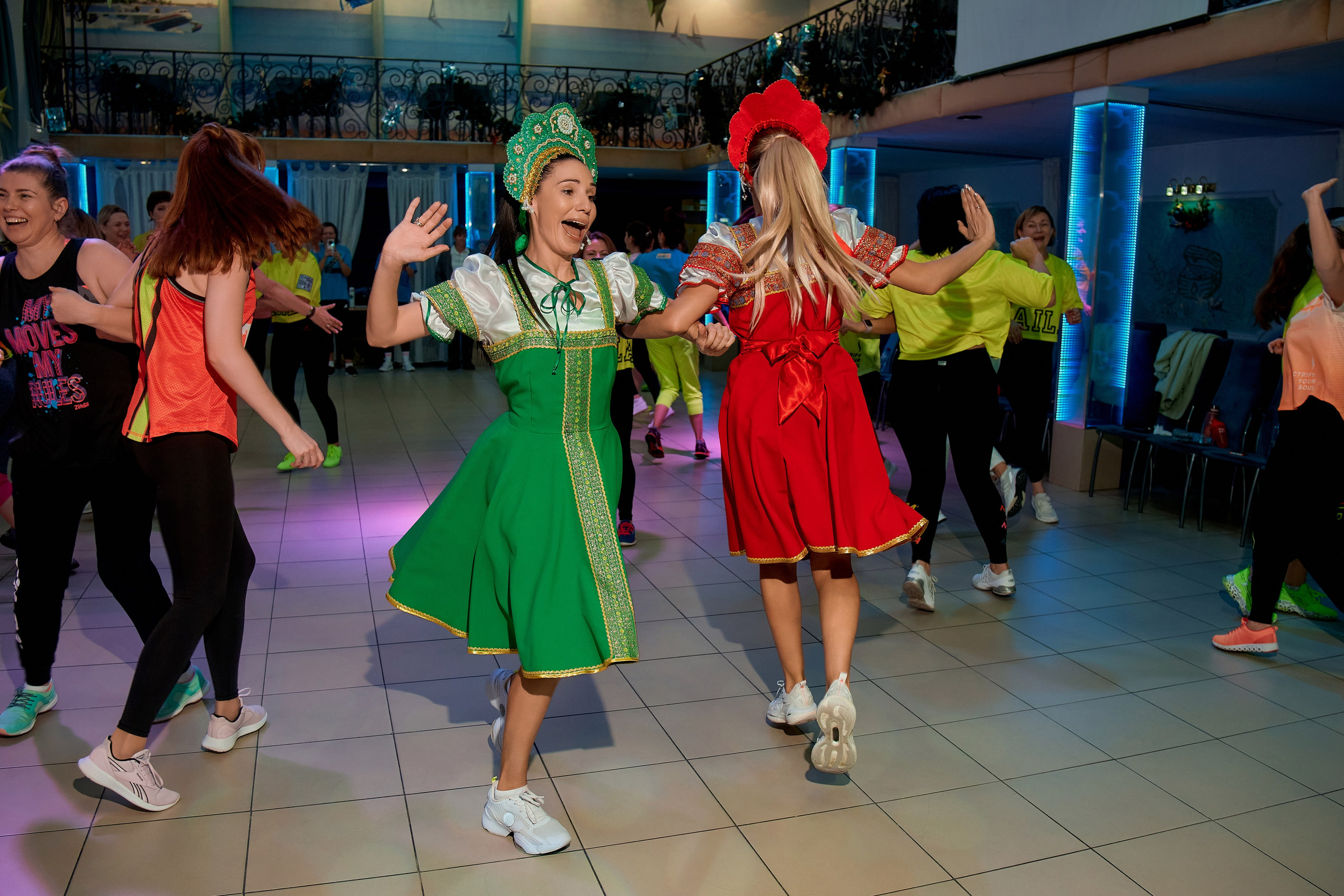 Благотворительная тренировка ЗУМБА. Арт-кафе «Чайка». Фотограф Таганрог Анна Трайжон