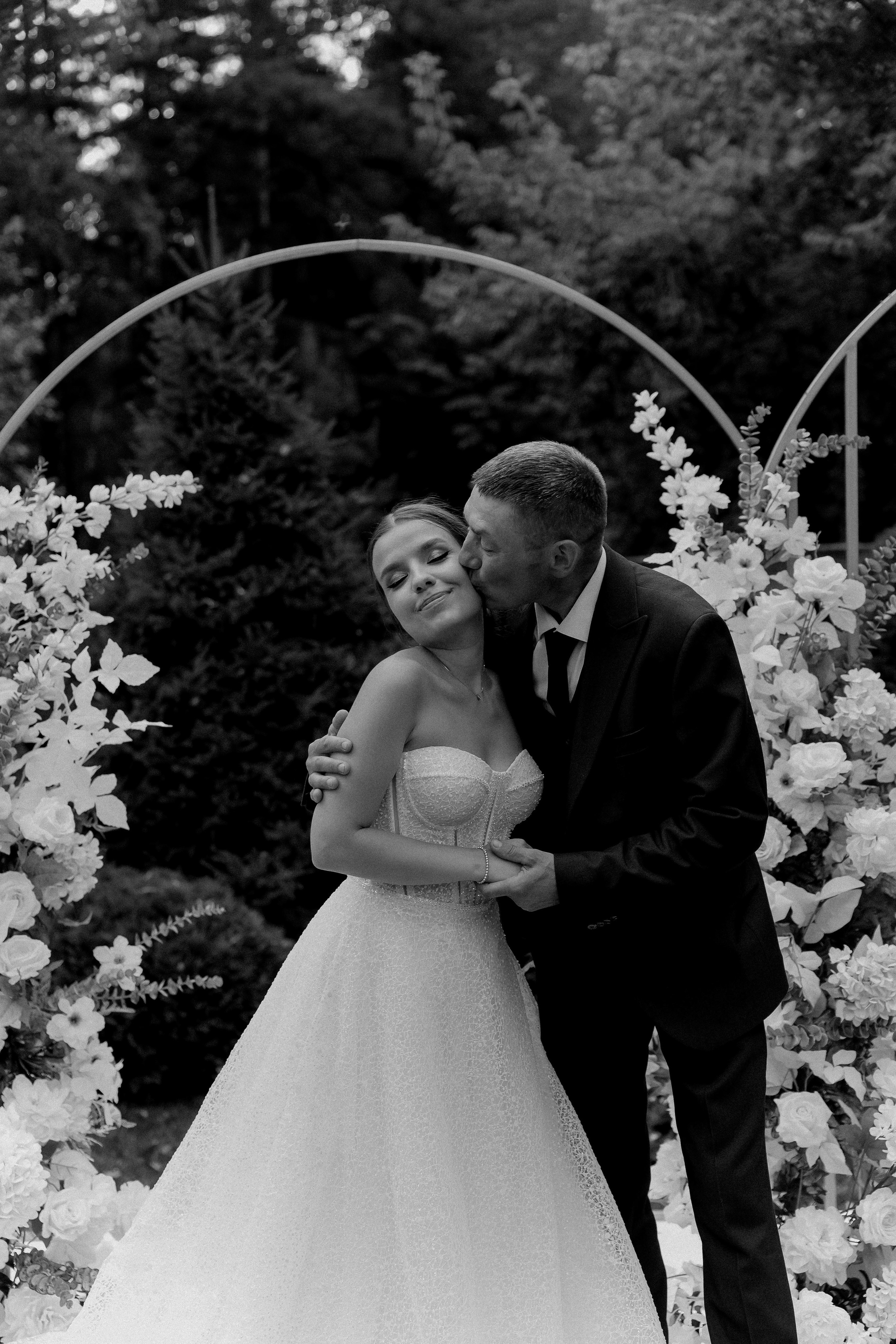 Свадебная история. Лесной Виладж. Свадебный и семейный фотограф Рассказова Виктория