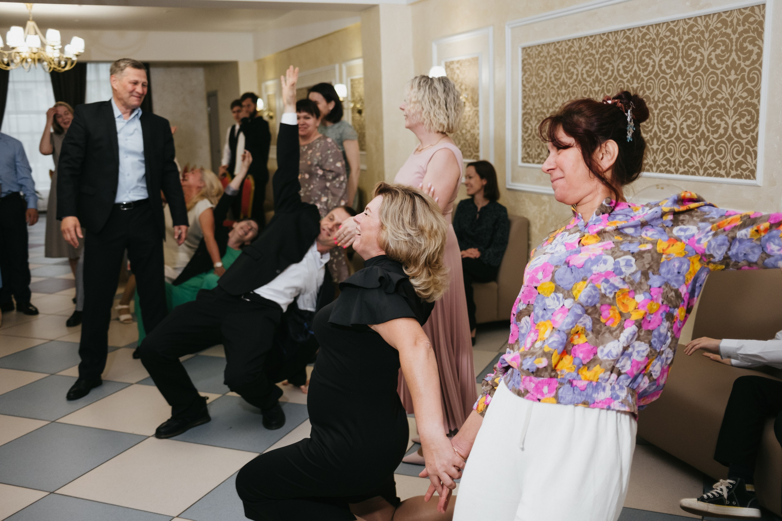 Выпускной 11 класс школы № 30. Свадебный и репортажной фотограф Денис Ожигин в Краснодаре и Краснодарском крае