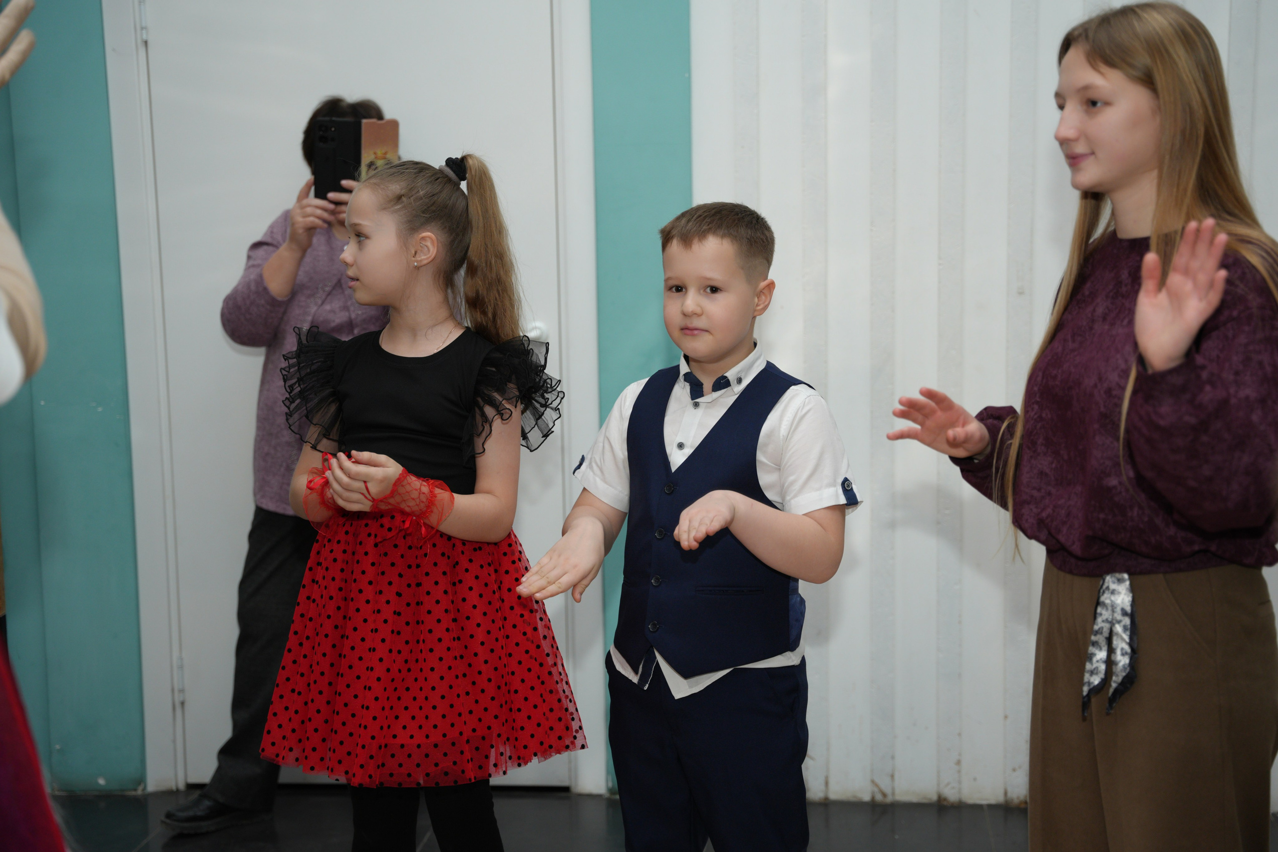 Социально —благотворительная акция «Ты в этом мире не один», посвященная Международному дню инвалидов. ВЫПУСКНЫЕ АЛЬБОМЫ, Школьный фотограф, семейный и свадебный в Саратове и области Ольга Плаксина