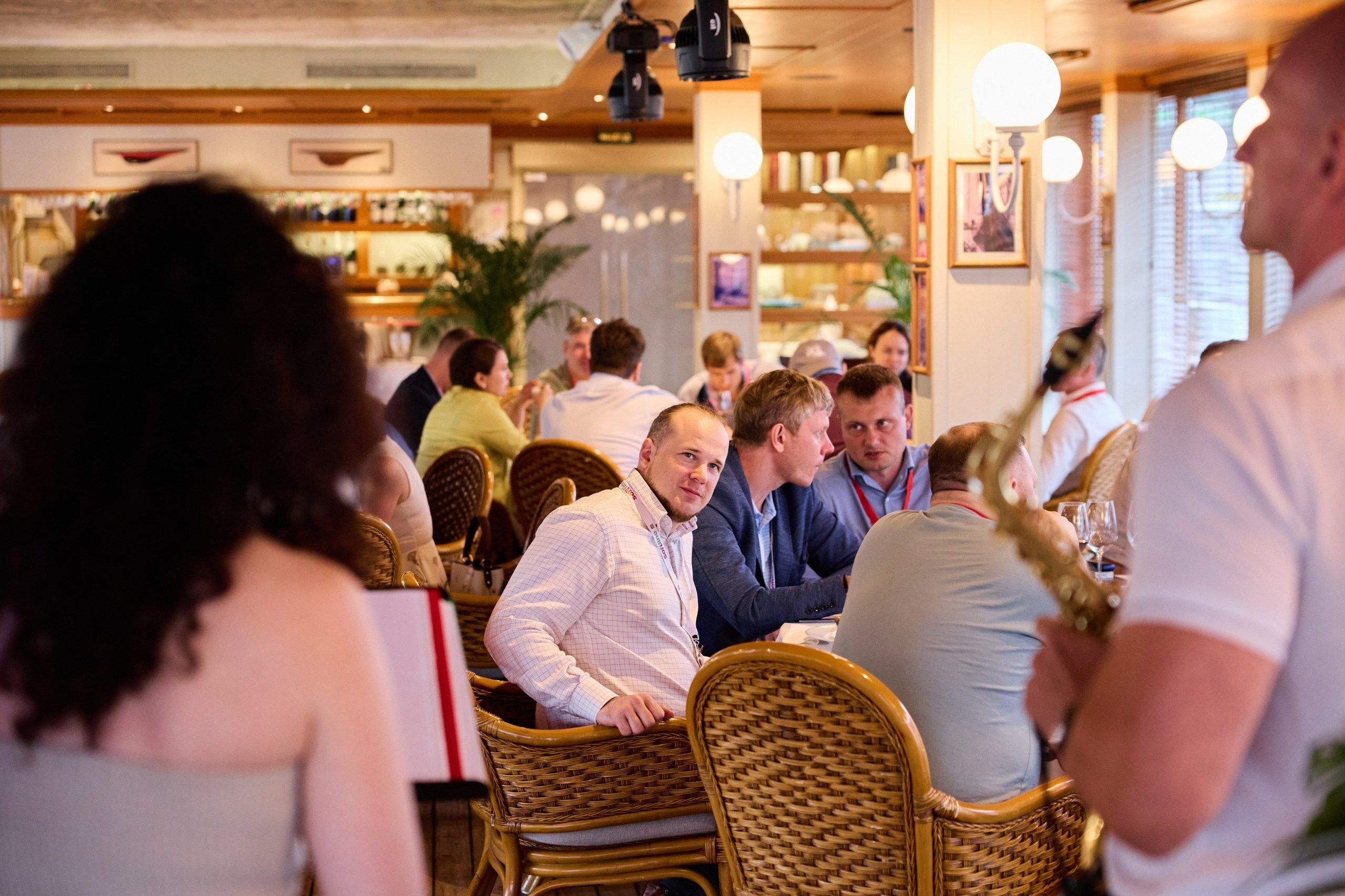 Ведущий на корпоратив Москва Саксофонист недорого топ ведущий. Свадебный ведущий в Москве Саксофон на свадьбу