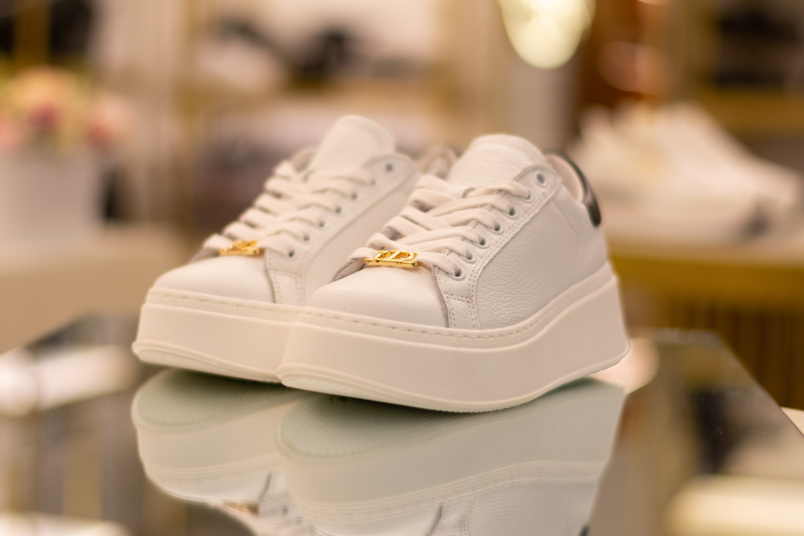 Для организаций. Предметная фотосессия для обувного магазина Capsula. Фотограф/видеограф Богдан Голованов