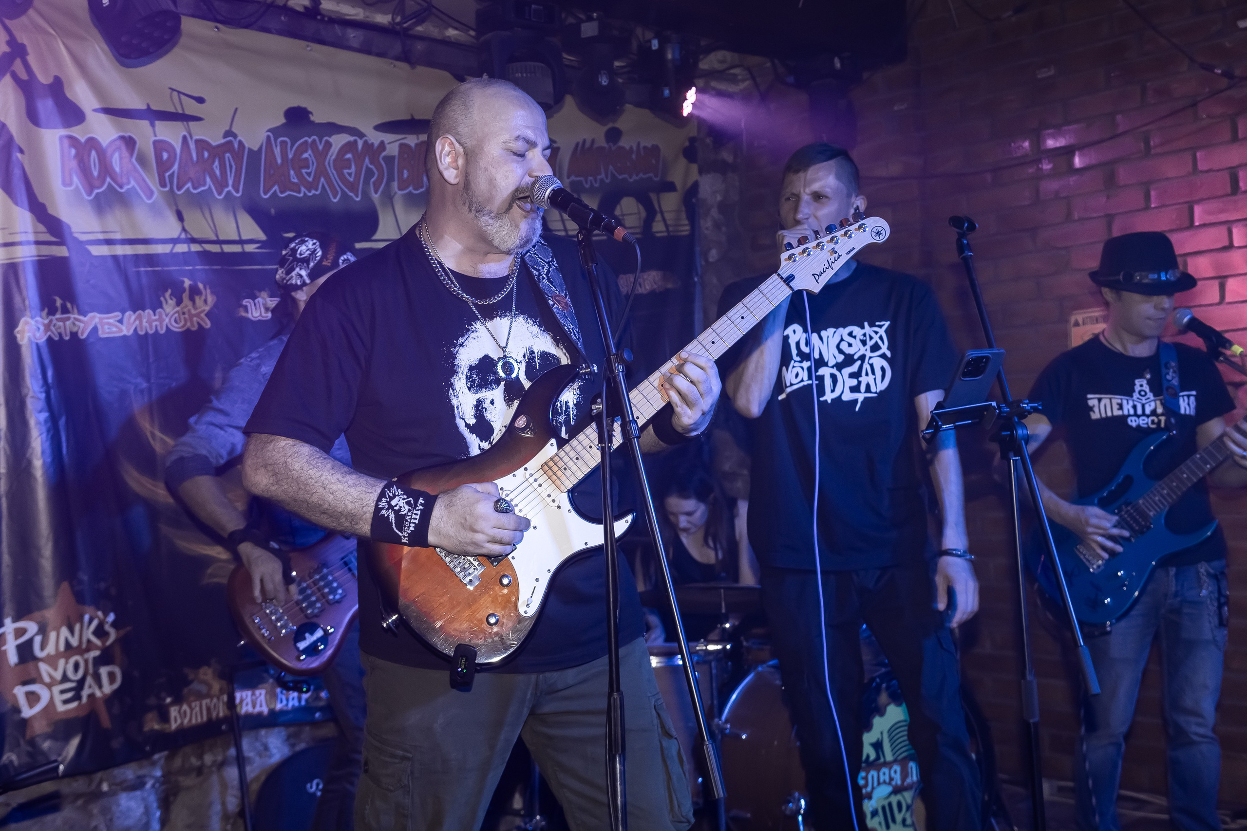 День Рождения Алексея в баре «Белая Лошадь». Фотограф в Волгограде Норченко Светлана