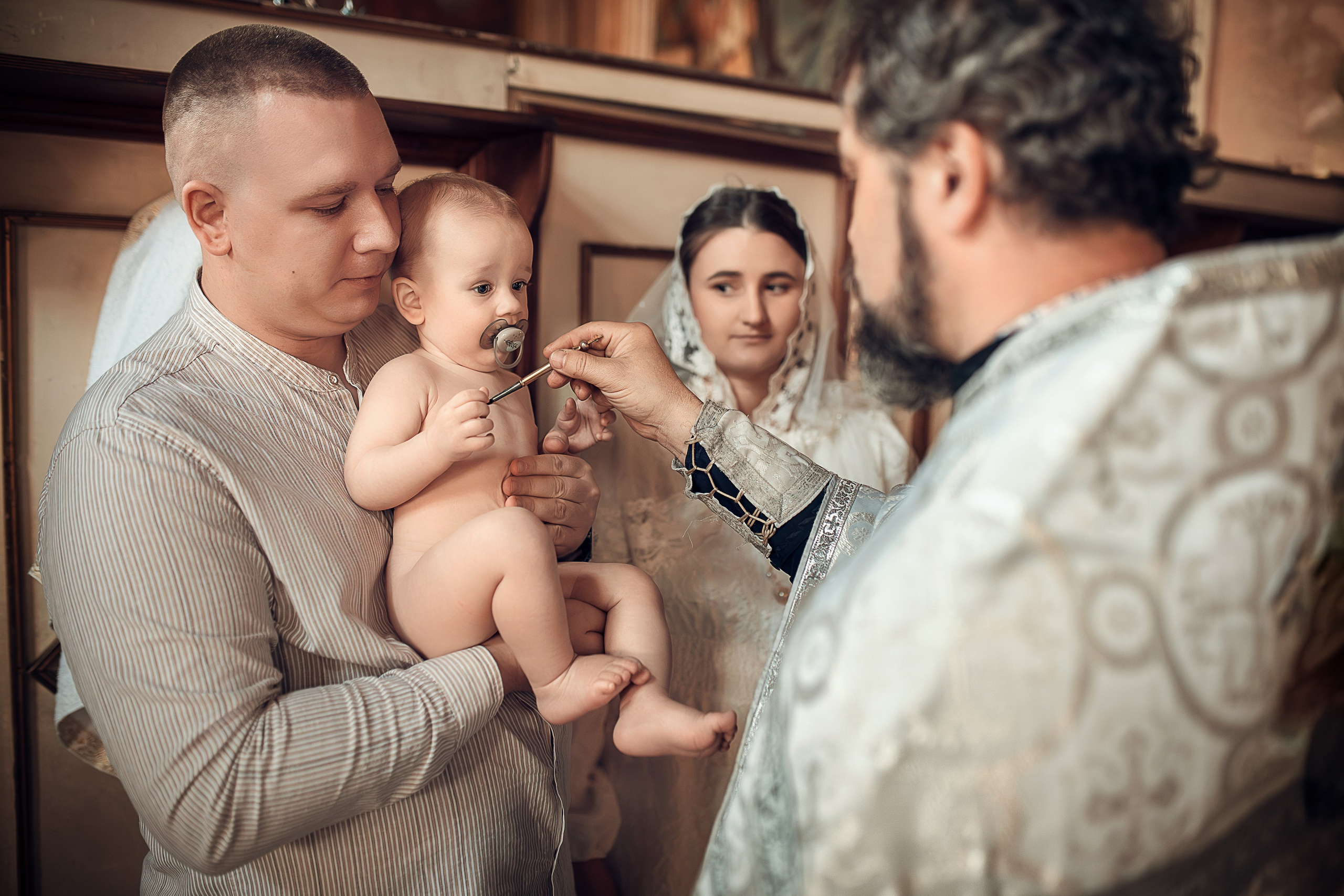 Фотосъемка крещения младенца в Москве