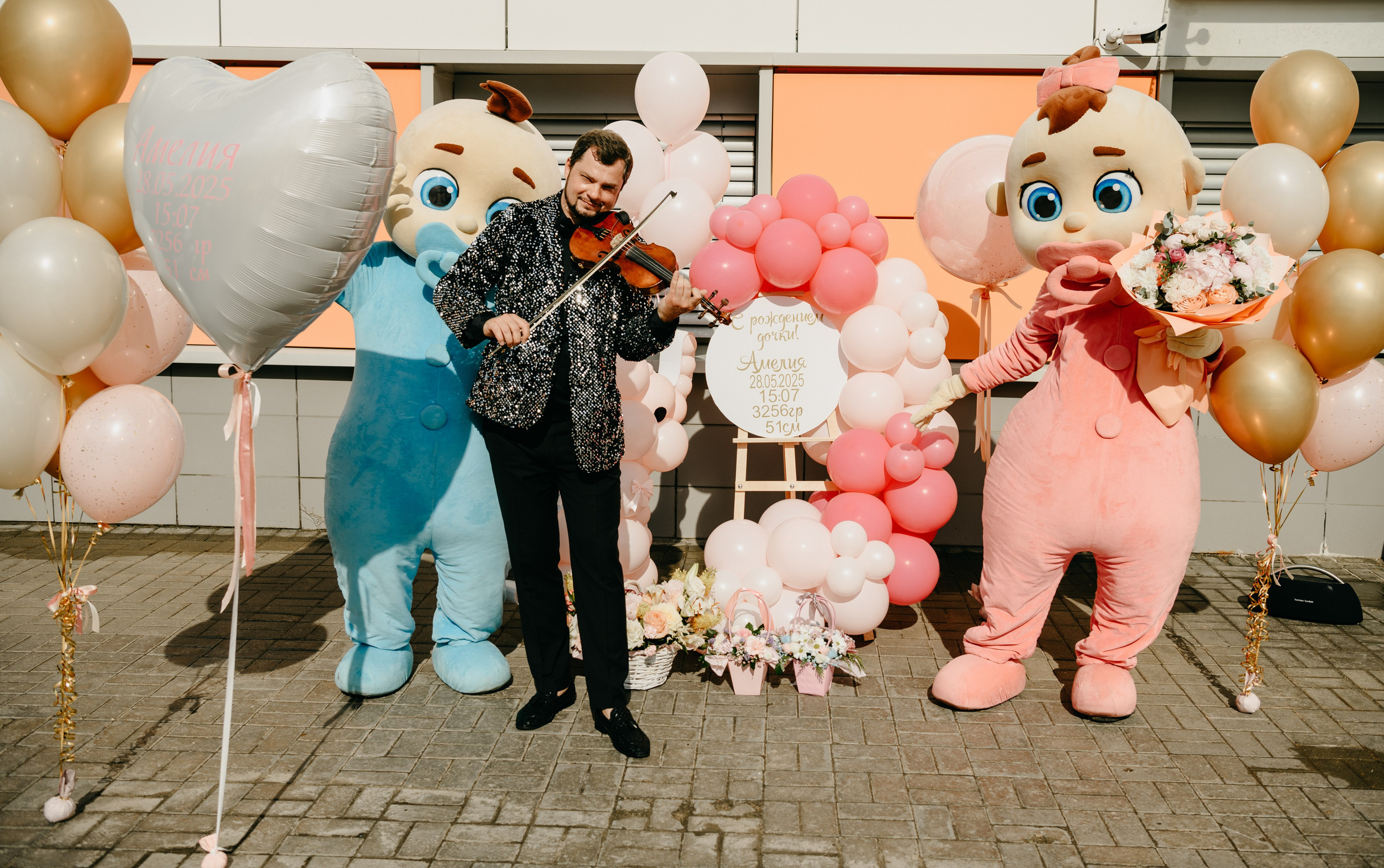 Выписка Амелии в ФГБУ Кулакова. Фотограф на выписку из роддома в Москве и МО