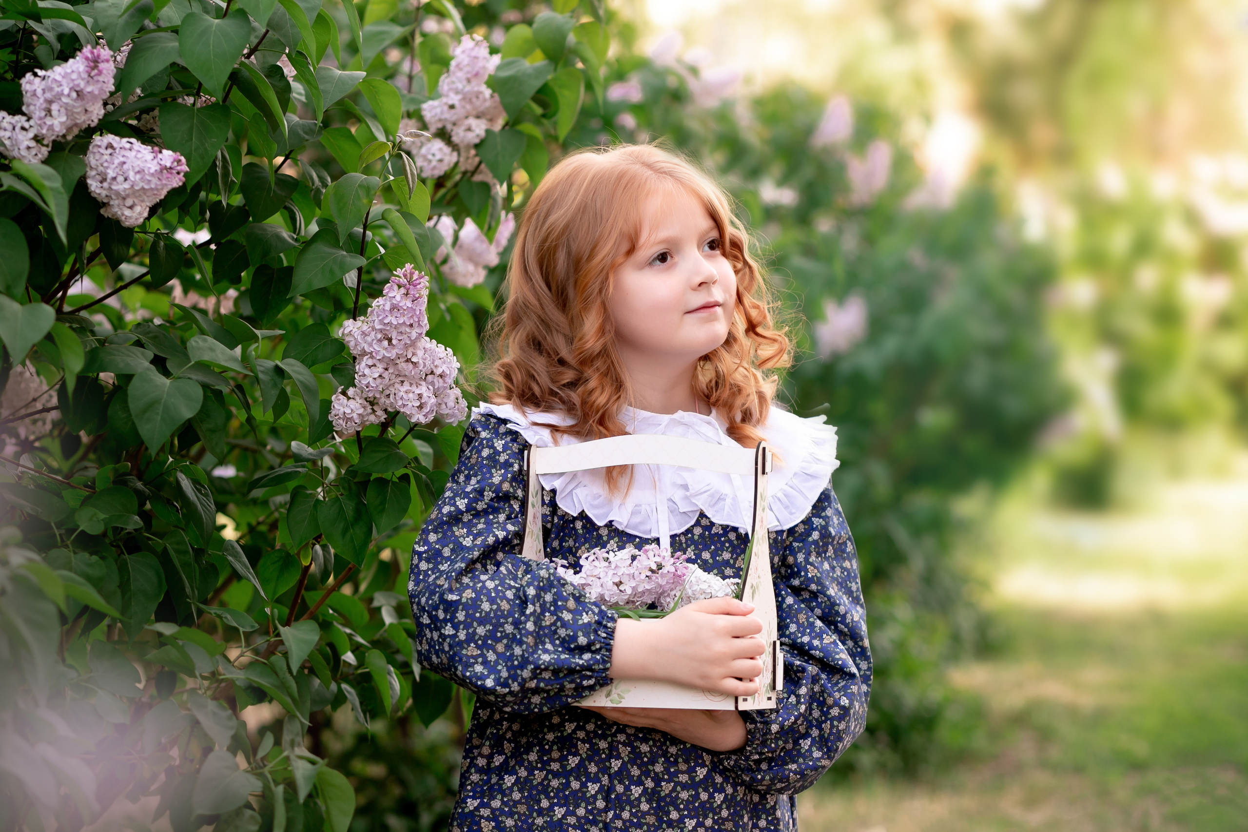 В сирени. Фотограф Кравченко Юлия. Энгельс