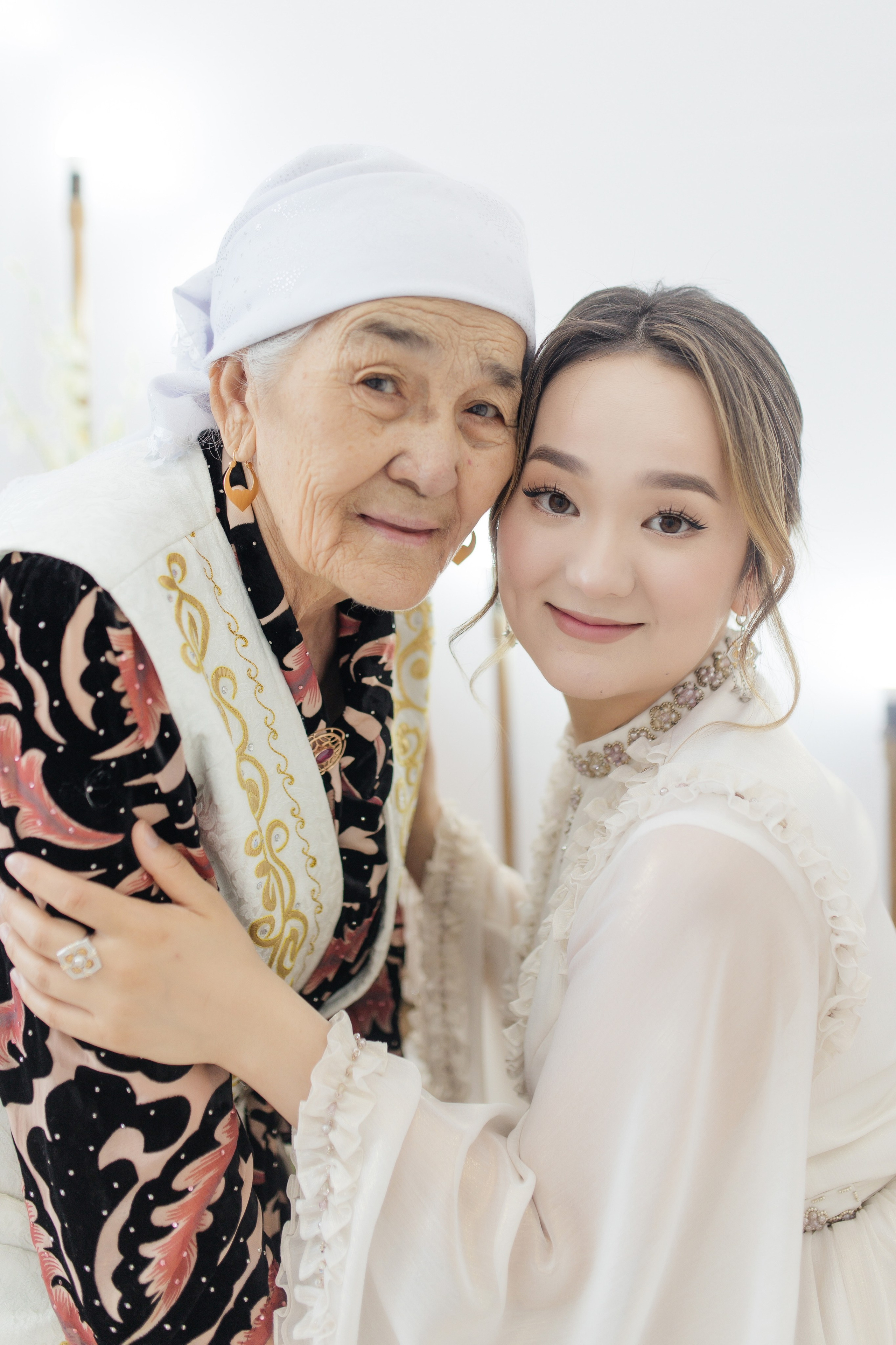 Moldir — syrğa salu. Wedding and Love story Photographer