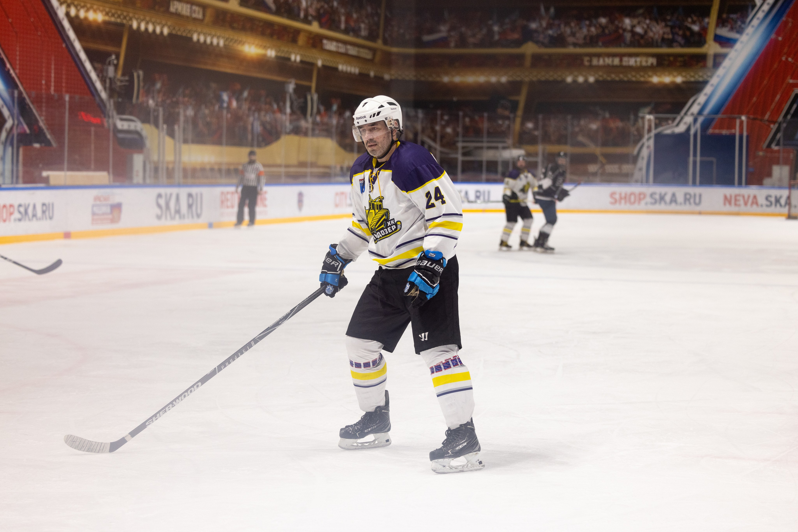 Бульдозер vs. LR-строй. Фотограф Александр Заломаев