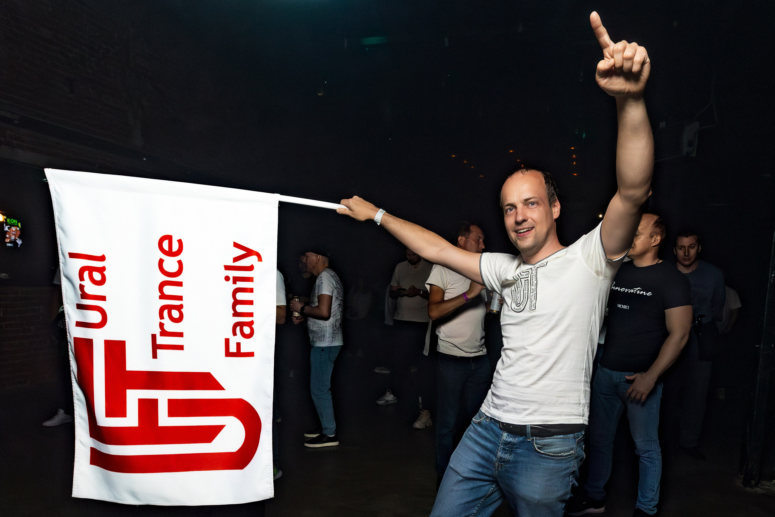 System Reality: Glow! в клубе Фабрика, Екатеринбург. Репортажный фотограф Екатеринбург | Яркий, качественный репортаж | Концерты, клубы, репортаж, праздники, корпоративы