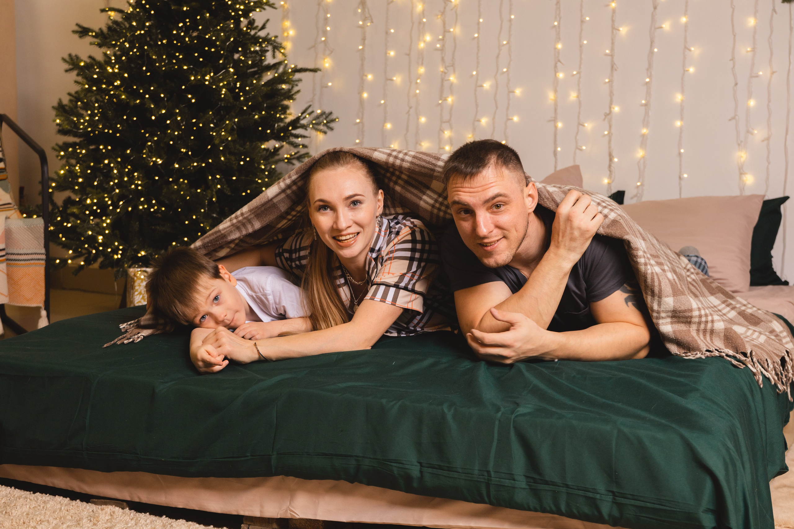 Оля, Дима и Дёма. Предновогодняя история. Фотограф во Владивостоке. Юрганова Анна