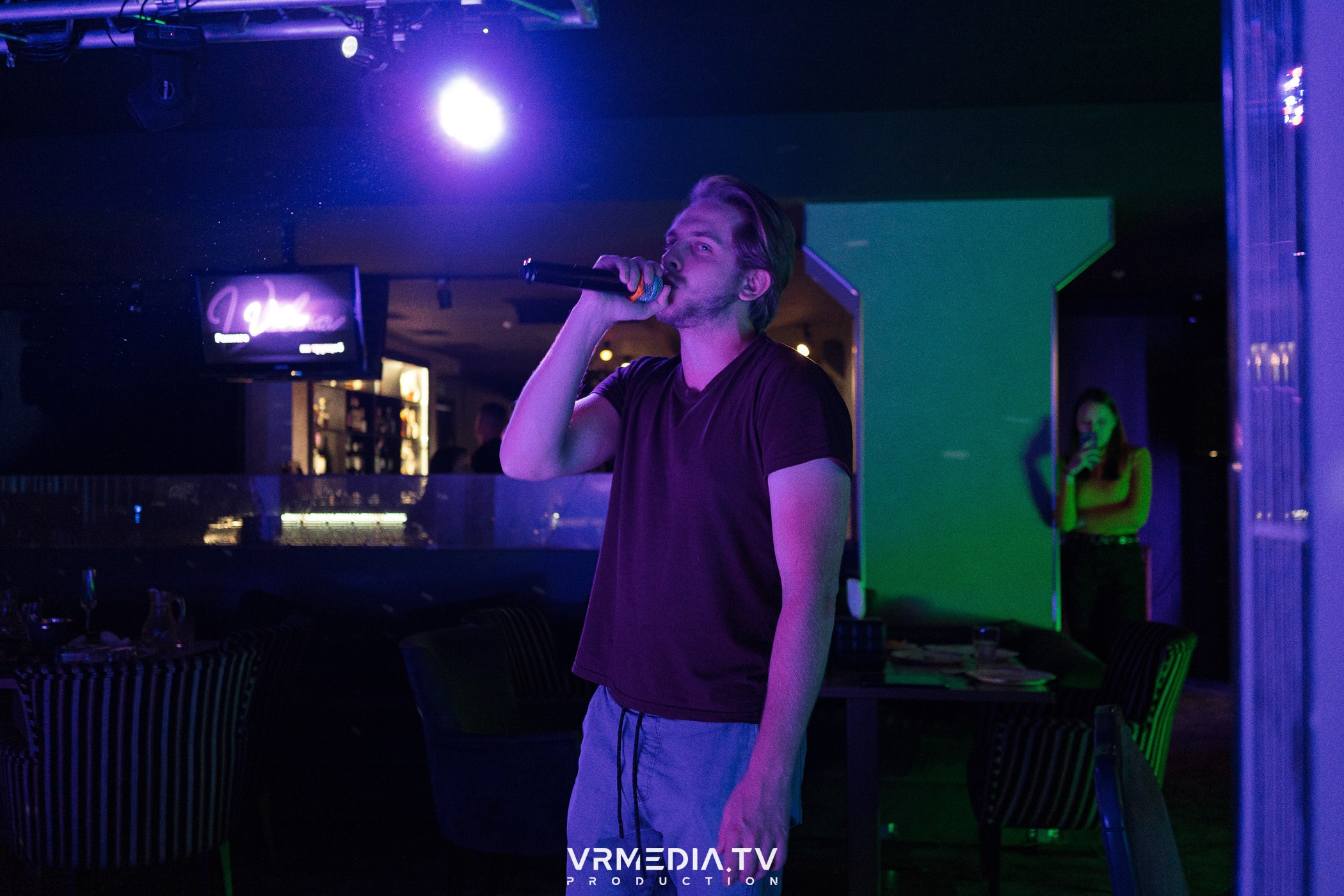 Dance в караоке-баре «Volna»