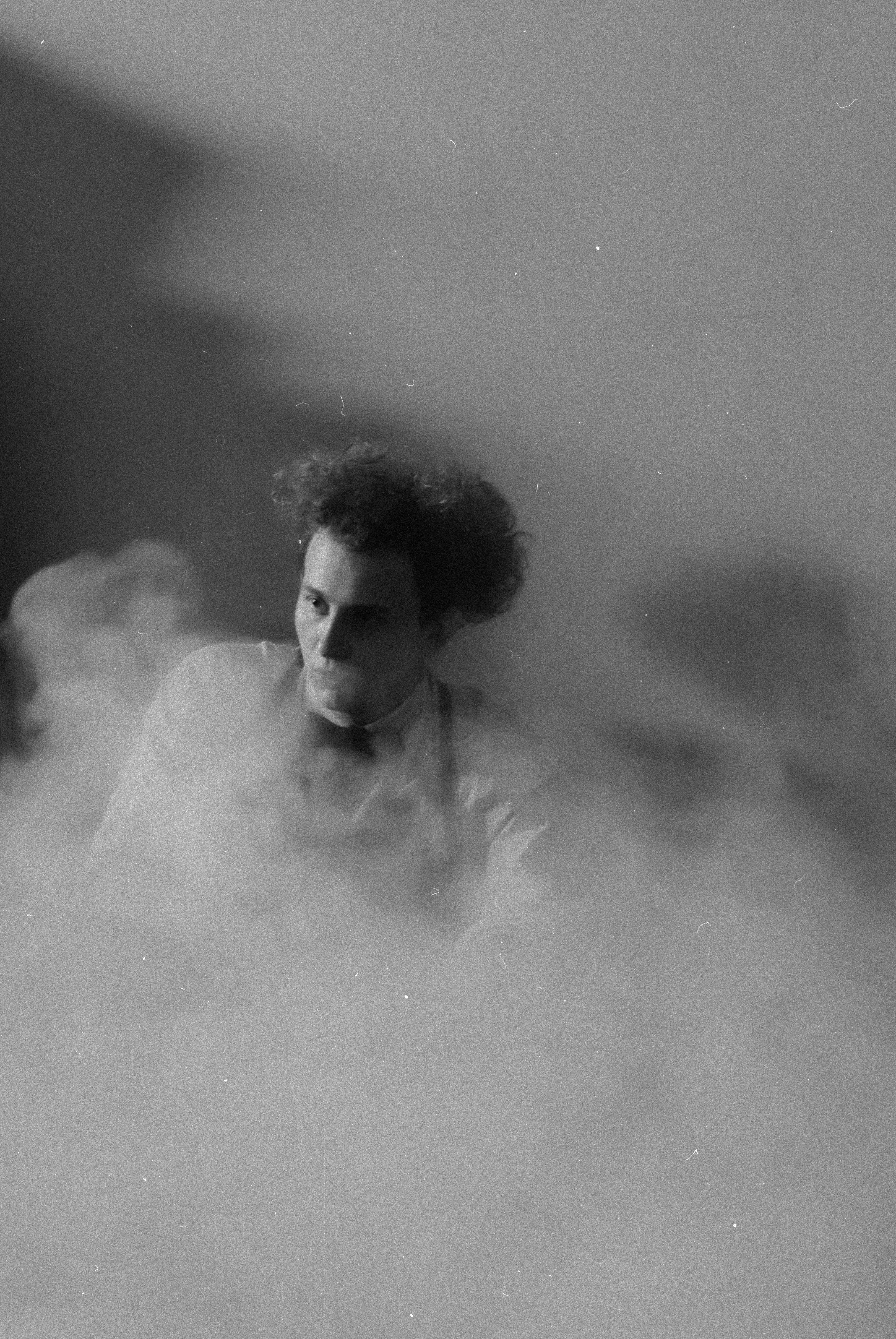 Бэкстейдж фильма «Броненосец» (2022). Юля Мурашова портретный и документальный фотограф