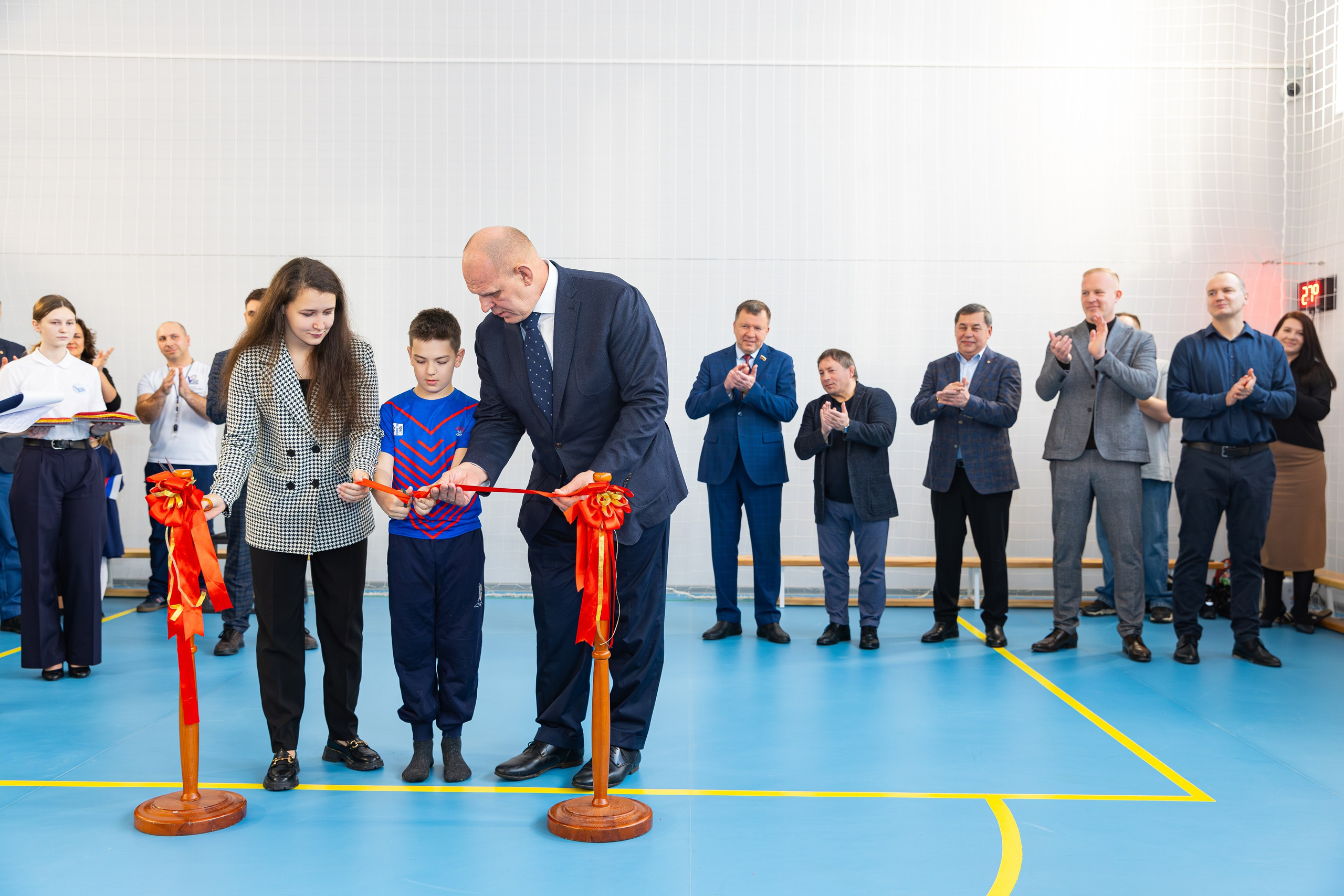 Открытия спортивного зала по вольной борьбе. В школе № 221. Фотограф Александр Поздняков  Новосибирск