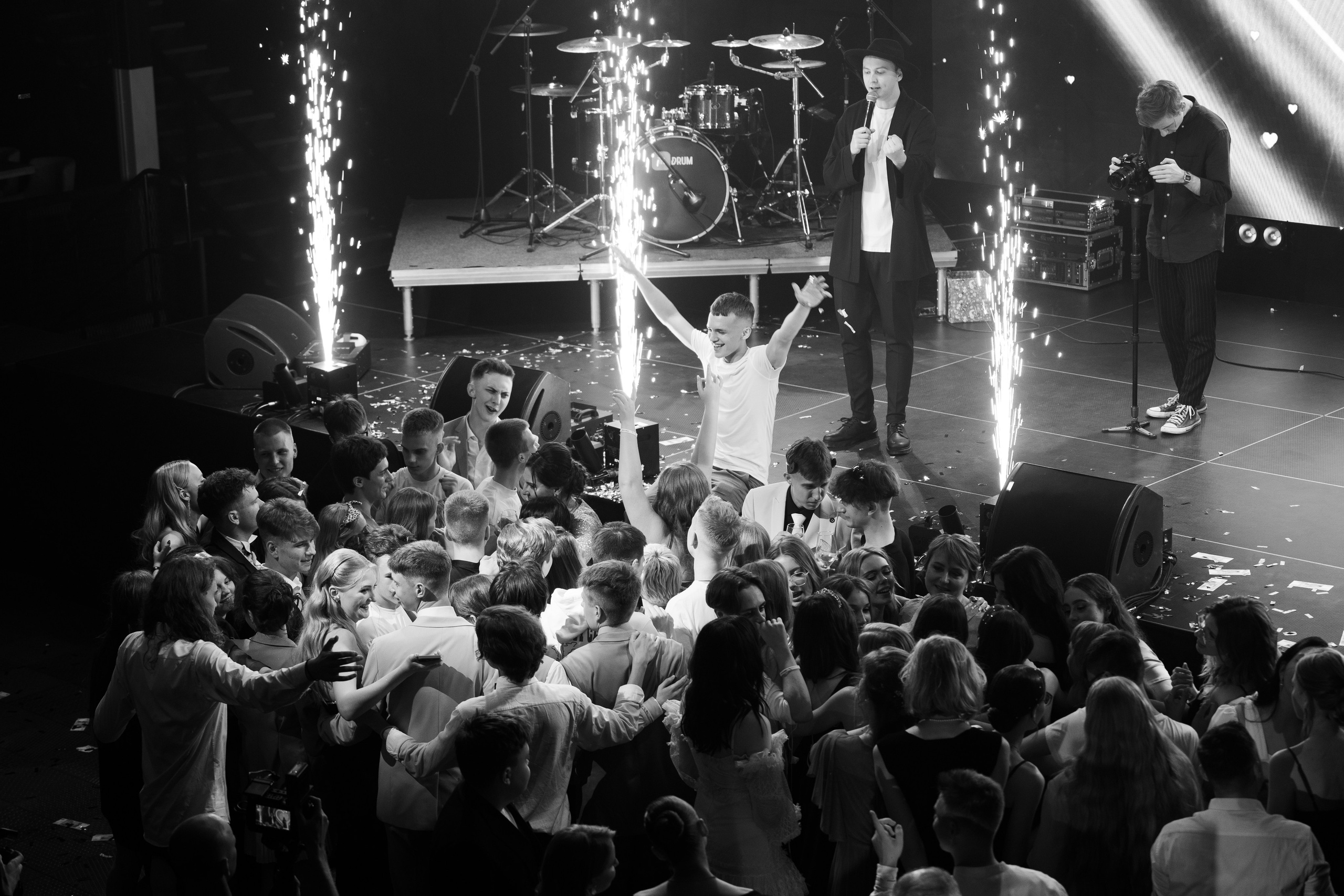 Выпускной Гимназия 7. Свадебный и репортажный фотограф Элина Козырьянова