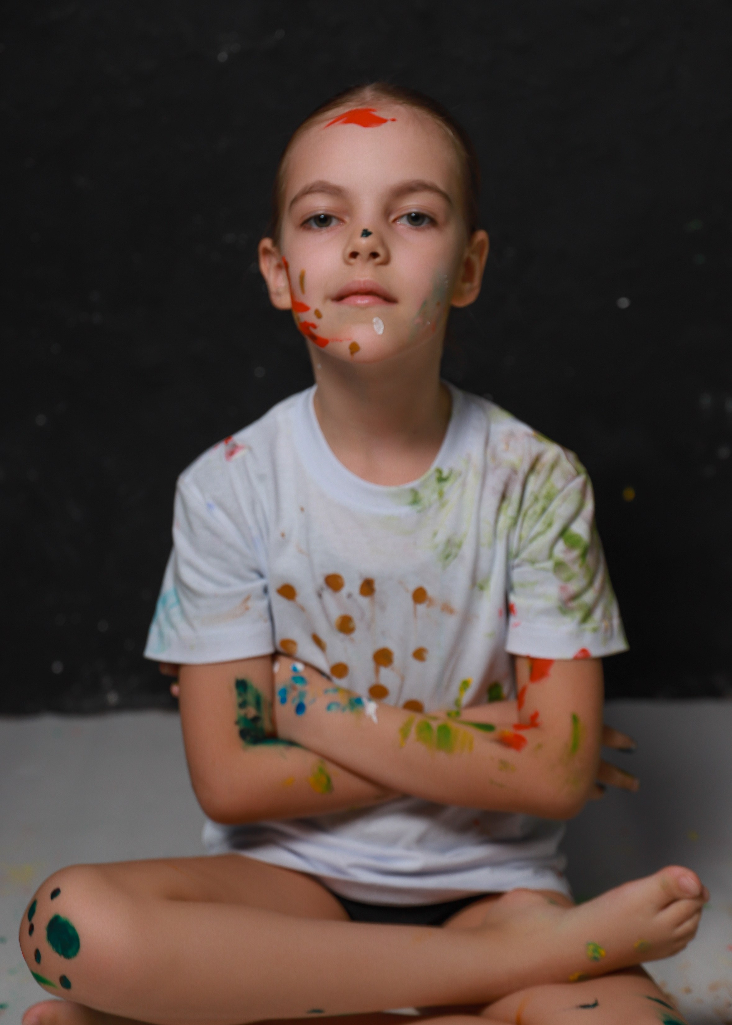 Младшие с красками. Фотограф Юлия Мальцева