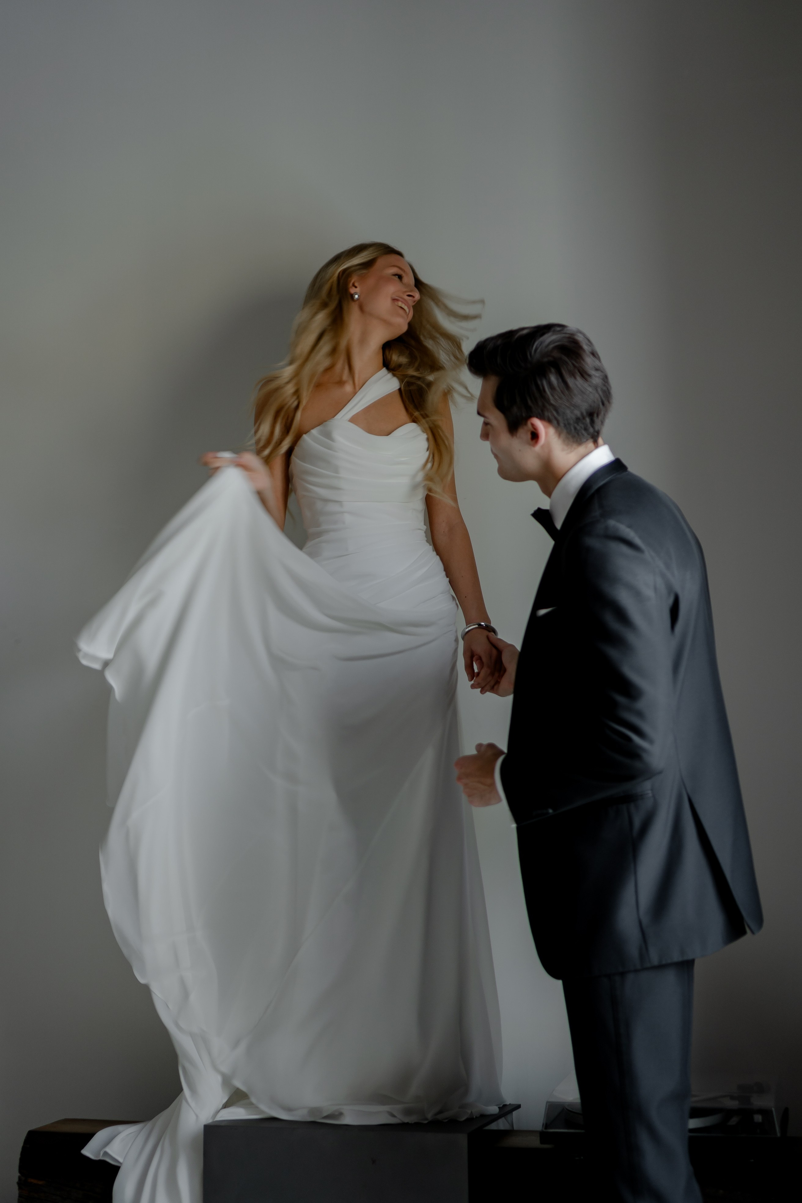 ЭЛЕГАНТНАЯ СВАДБЕНАЯ СЬЕМКА ЖЕНИХА И НЕВЕСТЫ В ДОРОГОМ ОТЕЛЕ САНКТ-ПЕТЕРБУРГА. Профессиональный фотограф, Санкт-Петербург — Виктория Богомолова