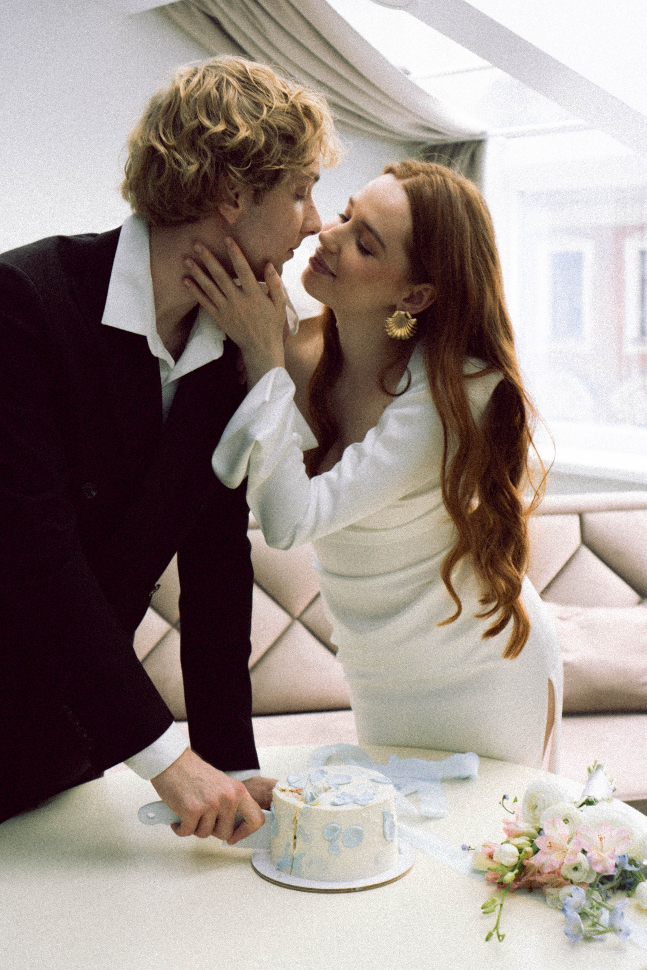 СВАДЕБНАЯ СЬЕМКА В ОТЕЛЕ. СБОРЫ ЖЕНИХА И НЕВЕСТЫ И ТАКЖЕ ТОР И ПОДГОТОВКА К ПРОГУЛКЕ. Профессиональный фотограф, Санкт-Петербург — Виктория Богомолова