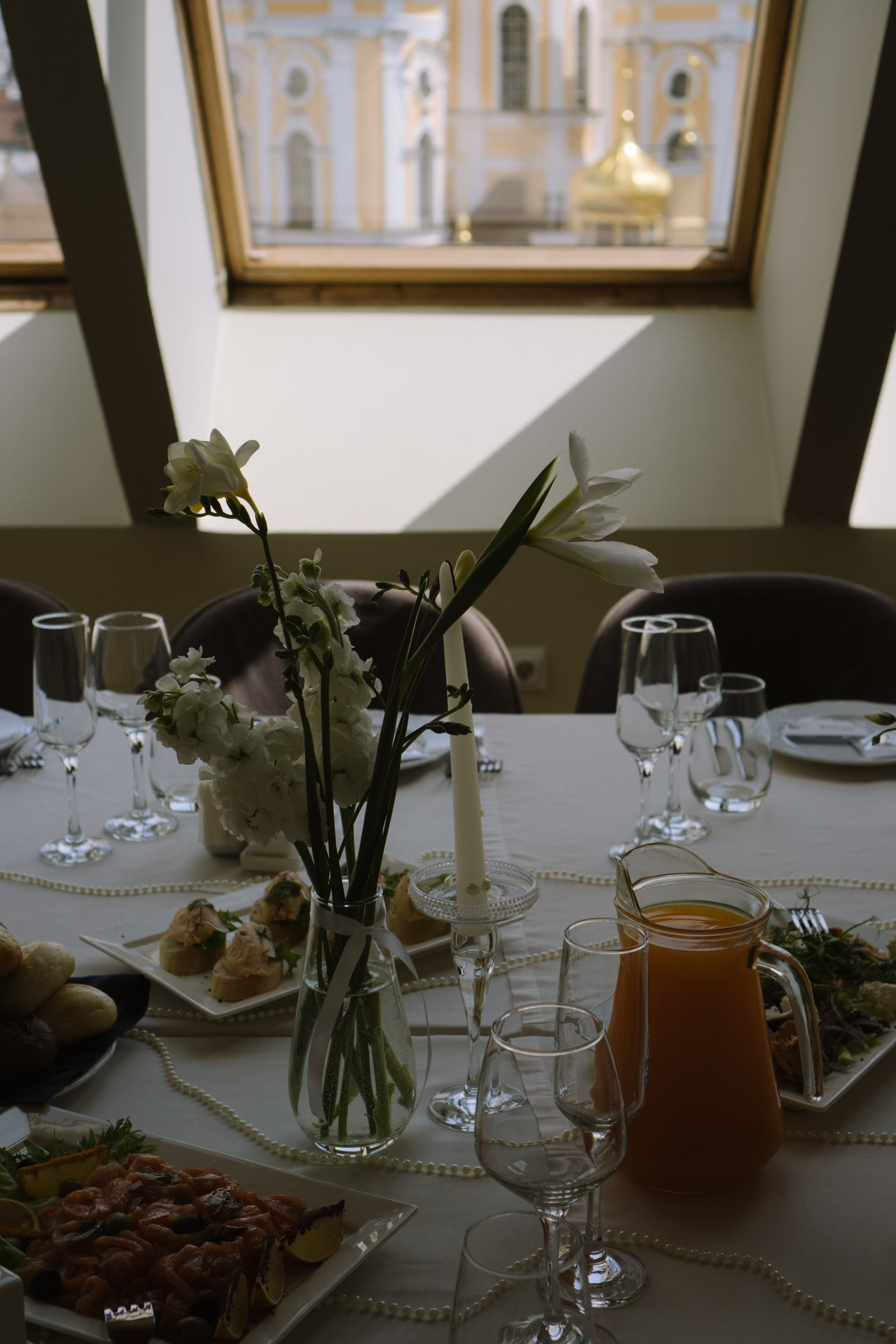 СВАДЕБНЫЙ БАНКЕТ НА ВЛАДИМИРСКОЙ В САНКТ-ПЕТЕРБУРГЕ (КАМЕРНАЯ СВАДЬБА). Профессиональный фотограф, Санкт-Петербург — Виктория Богомолова