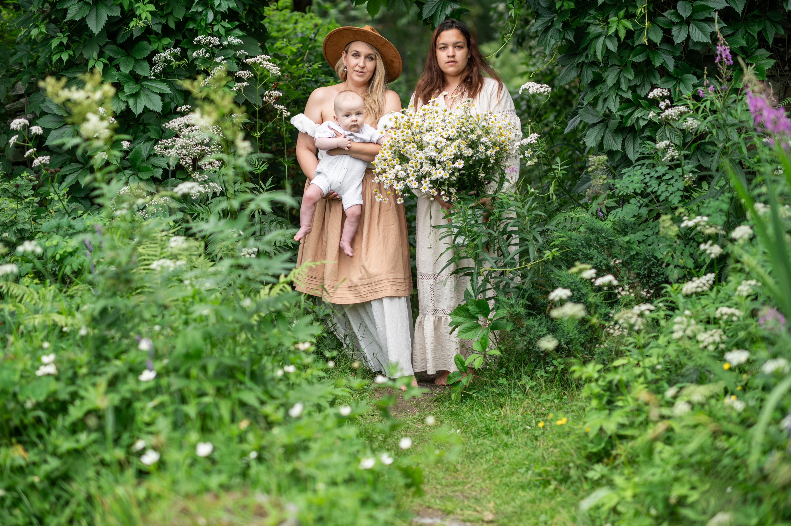 В САДУ. Семейный фотограф Екатеринбург Лора Мур