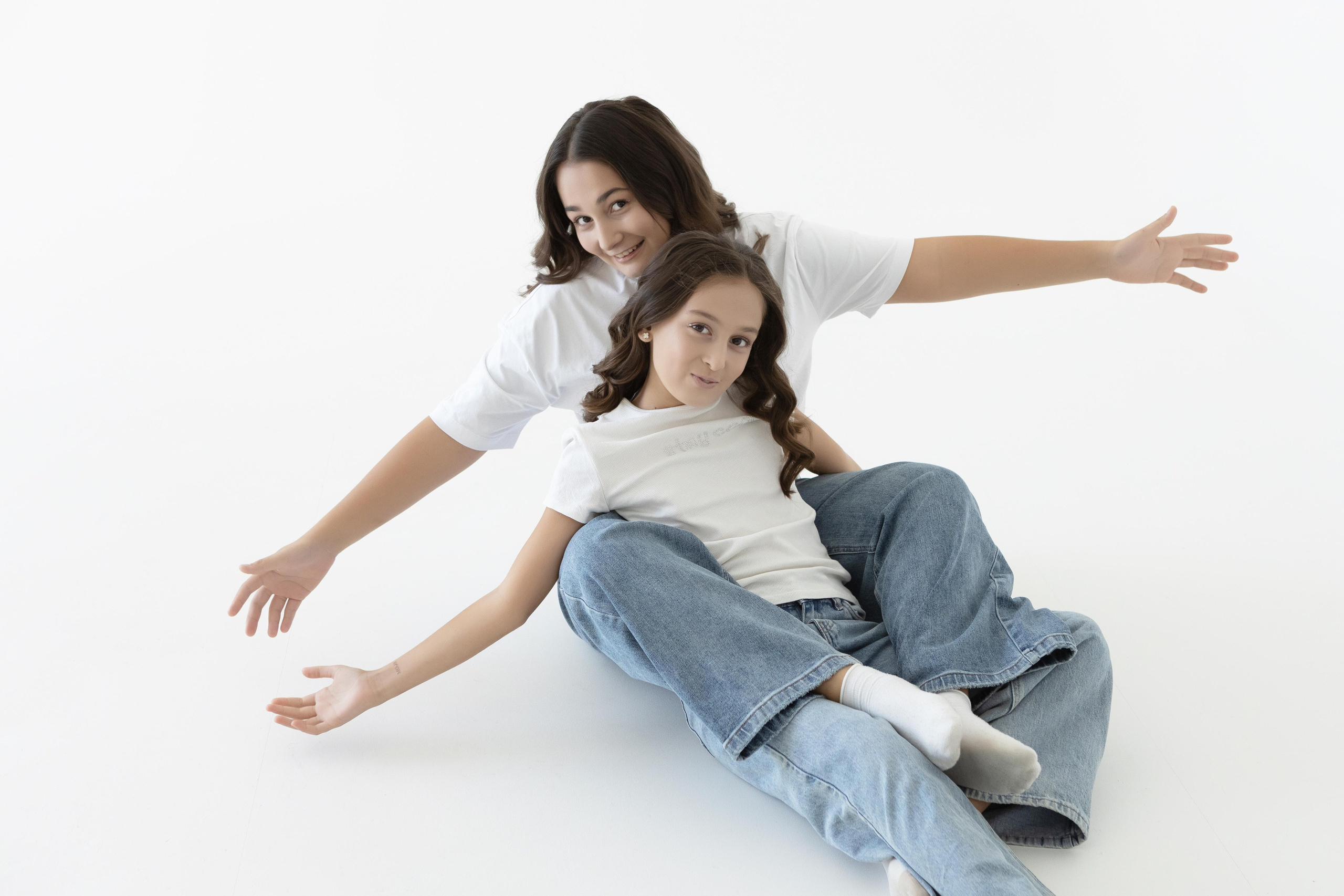 Сестры в студии. Семен Соколов