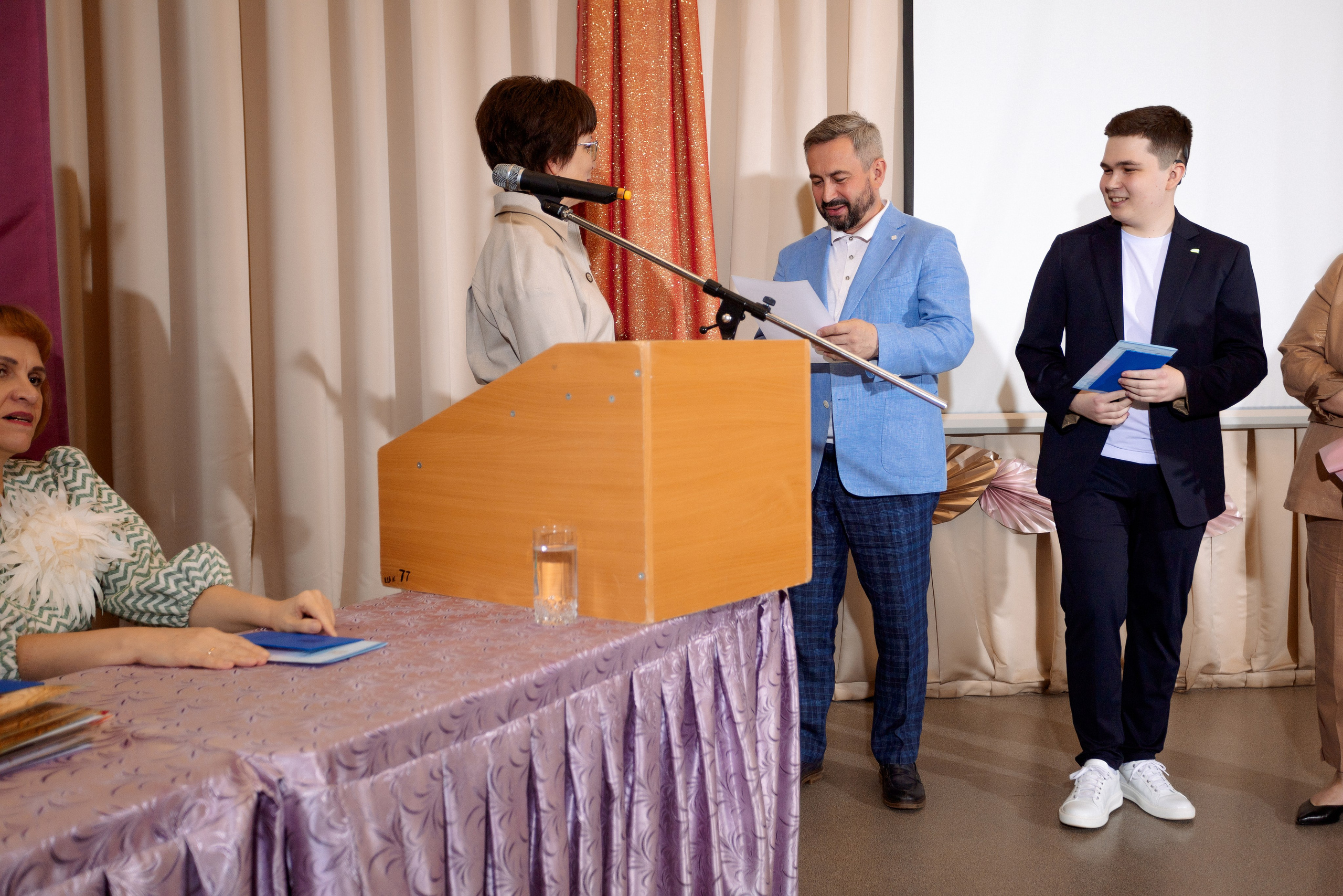 ВРУЧЕНИЕ АТТЕСТАТОВ: Пример. Все фото. Профессиональный фотограф в Ижевске Леша Петров