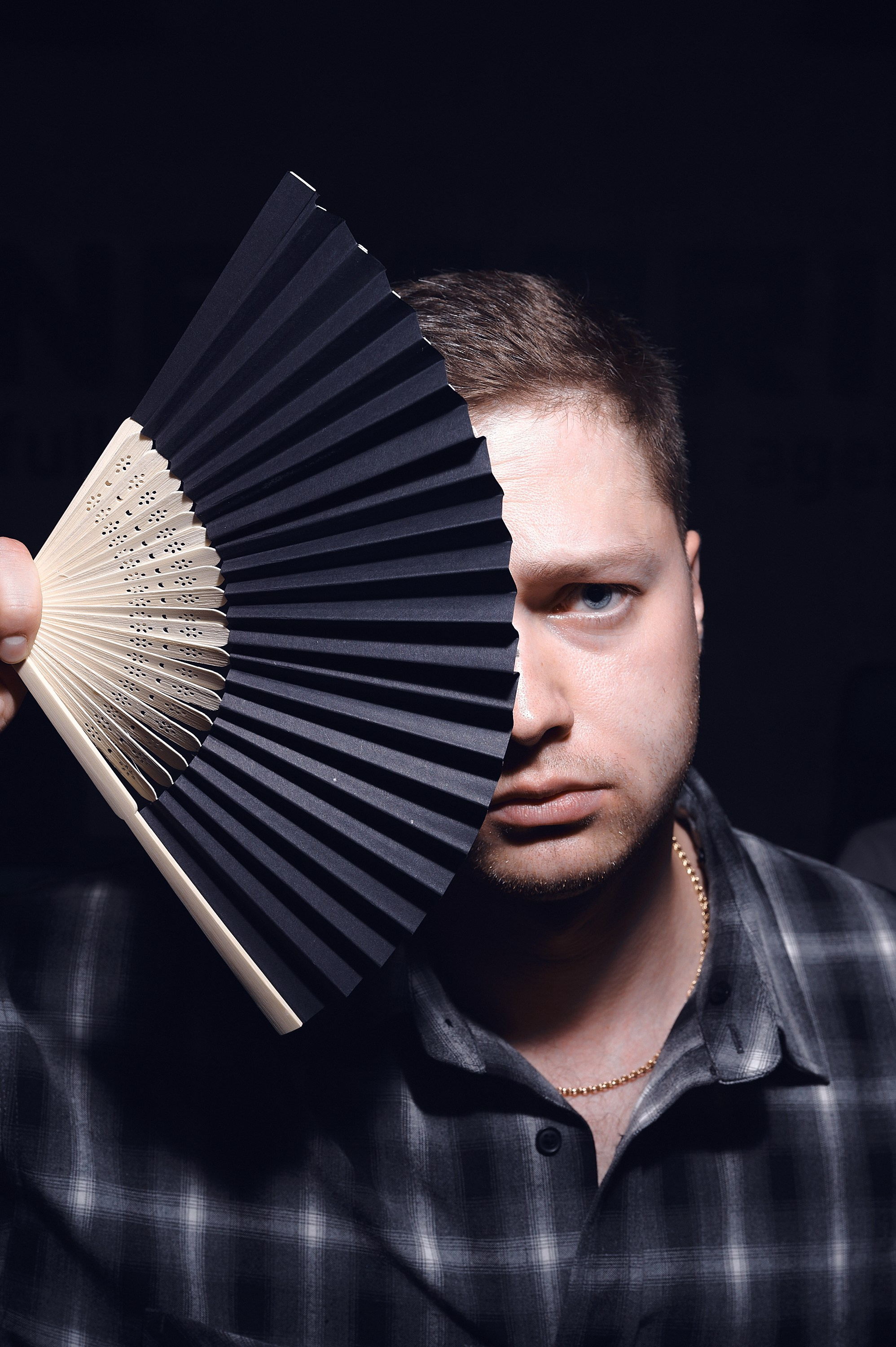 Фотограф Артём Савиных | Свадебная, репортажная, семейная съёмка Москва. Артём Савиных — профессиональный фотограф в Москве | Репортажи, свадьбы, портреты