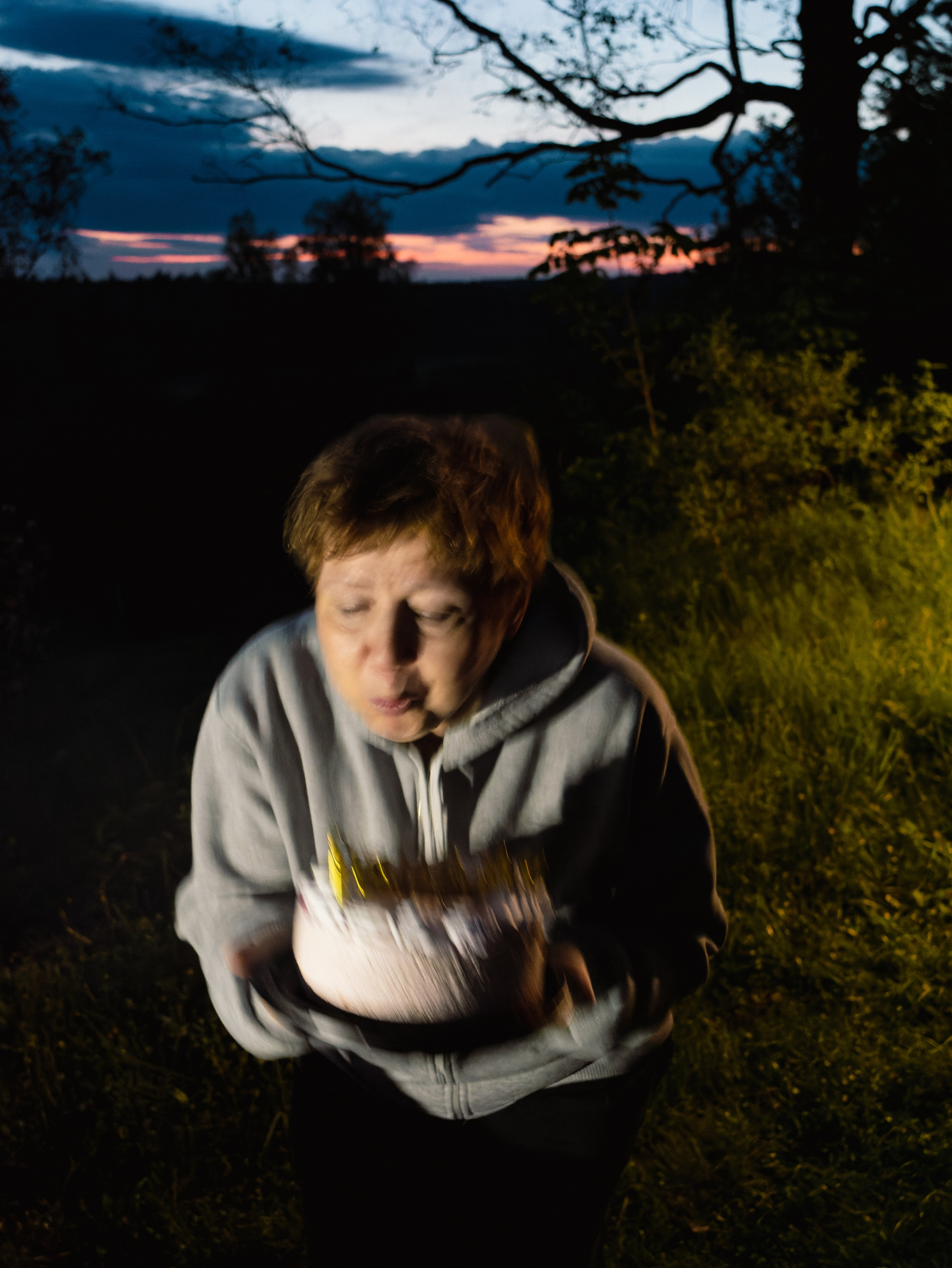 На берегу Угры. Конец мая 2024 года. Фотограф Никифоров-Гордеев Сергей. Москва и МО