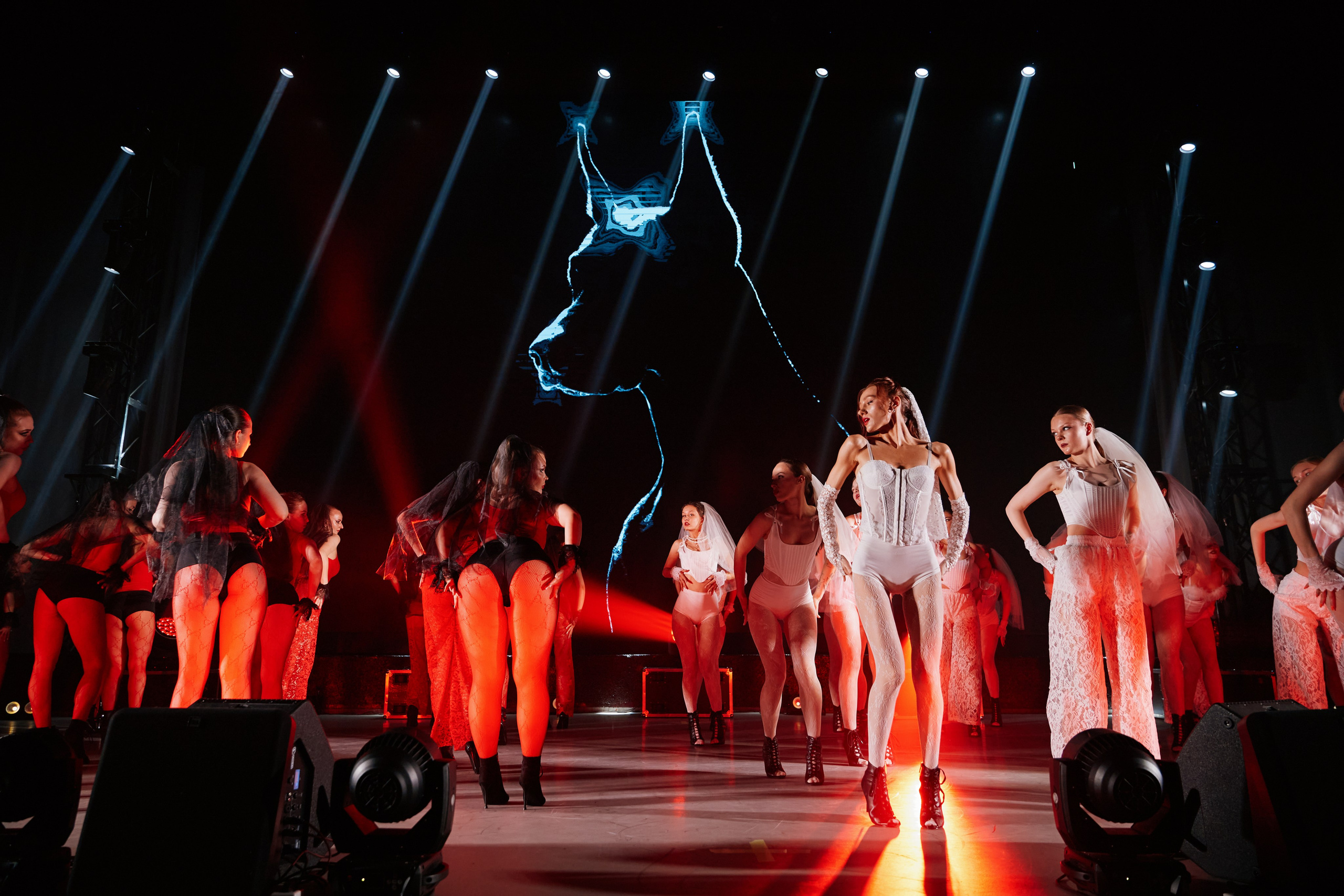 VIVA GLAM Отчетный концерт. Фотограф и видеограф в Кургане Леонид Корнильев