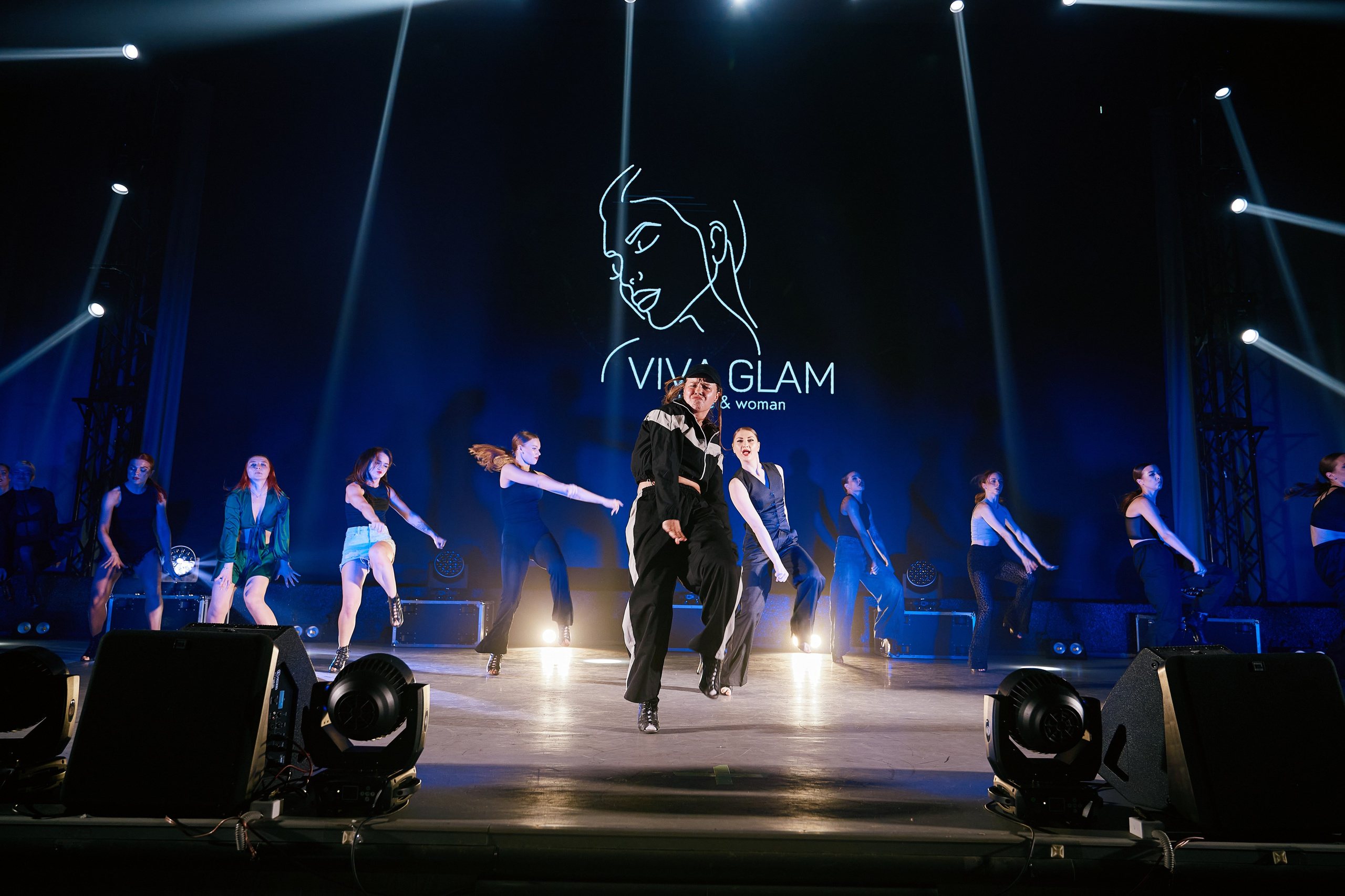 VIVA GLAM Отчетный концерт. Фотограф и видеограф в Кургане Леонид Корнильев