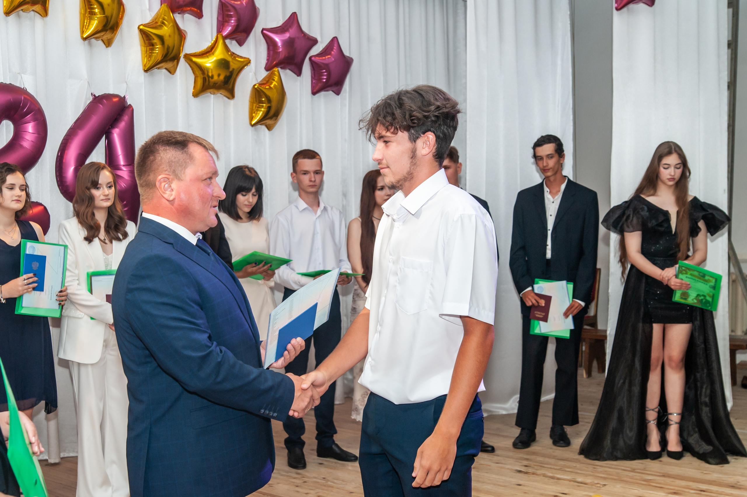 Выпускной МАОУ СОШ № 17 им. Эдуарда Есаяна. Свадебный и семейный фотограф Денис Лукьянов в Краснодаре, Краснодарском крае и Республике Крым