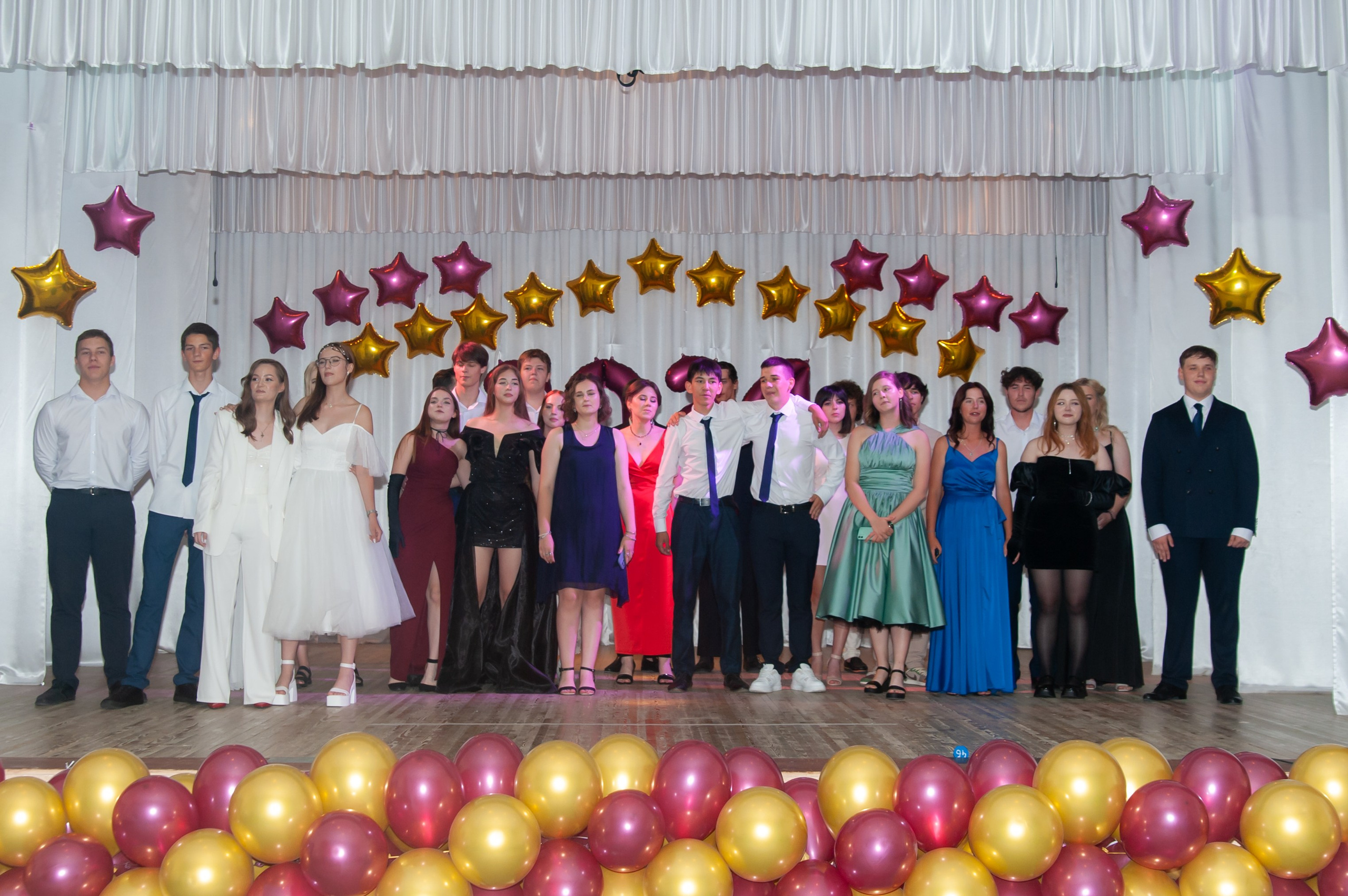 Выпускной МАОУ СОШ № 17 им. Эдуарда Есаяна. Свадебный и семейный фотограф Денис Лукьянов в Краснодаре, Краснодарском крае и Республике Крым