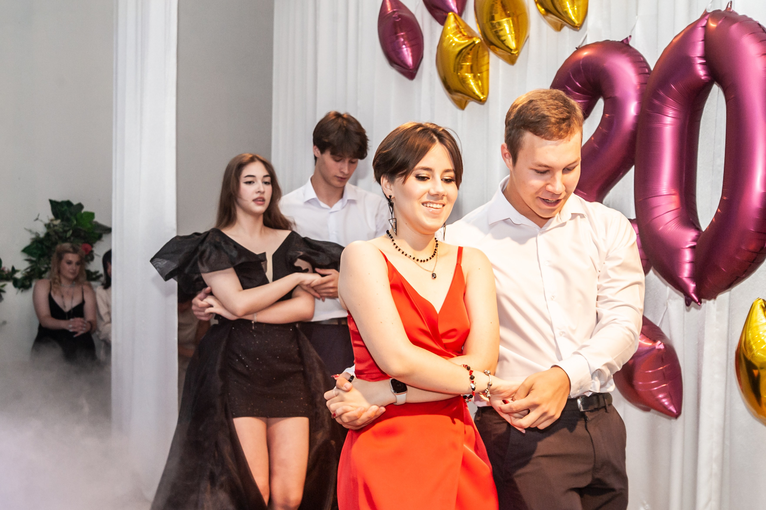 Выпускной МАОУ СОШ № 17 им. Эдуарда Есаяна. Свадебный и семейный фотограф Денис Лукьянов в Краснодаре, Краснодарском крае и Республике Крым