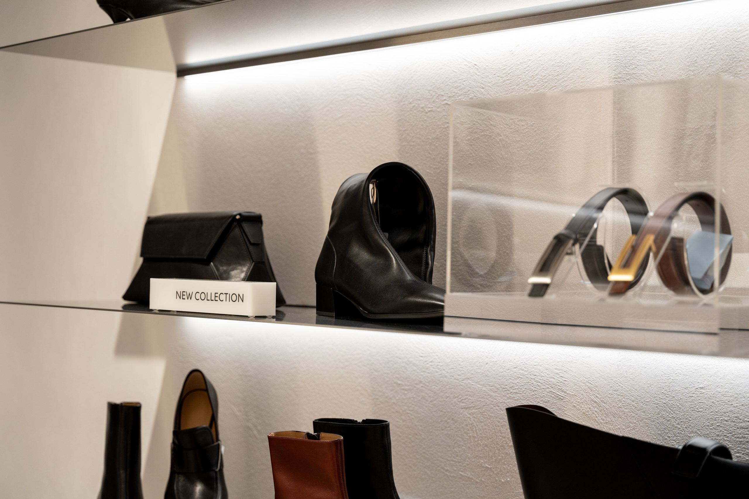 Интерьерная фотосъемка магазина Ekonika в Краснодаре — обувной бренд Профессиональная фотосъемка Ekonika — фирменный магазин в Краснодаре. Шедевры для Вас! Фотограф и Видеограф в Краснодаре Пахиев Руслан