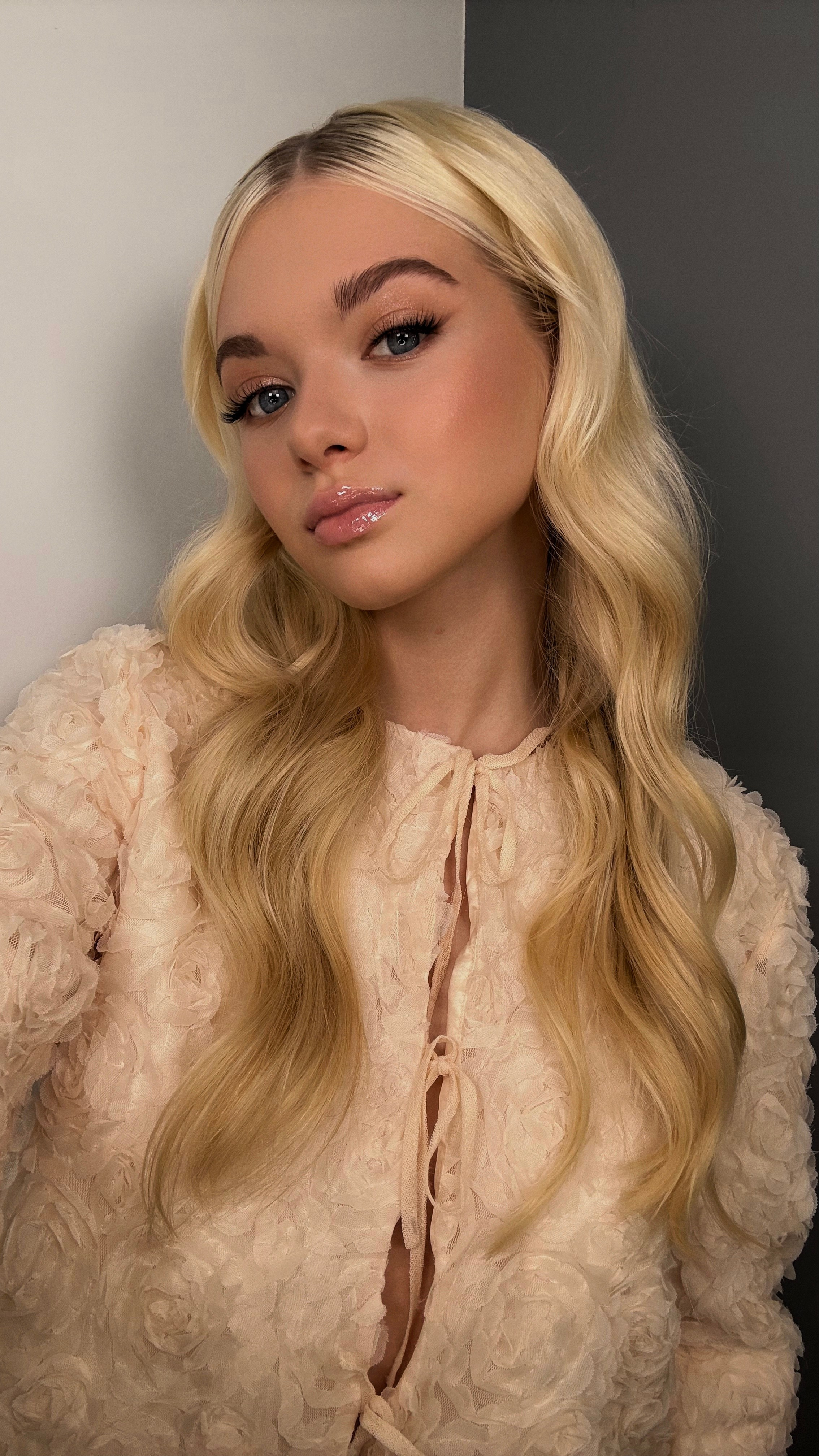 Образы. Студия визажистов, стилистов по прическам, бровистов и мастеров по ресницам