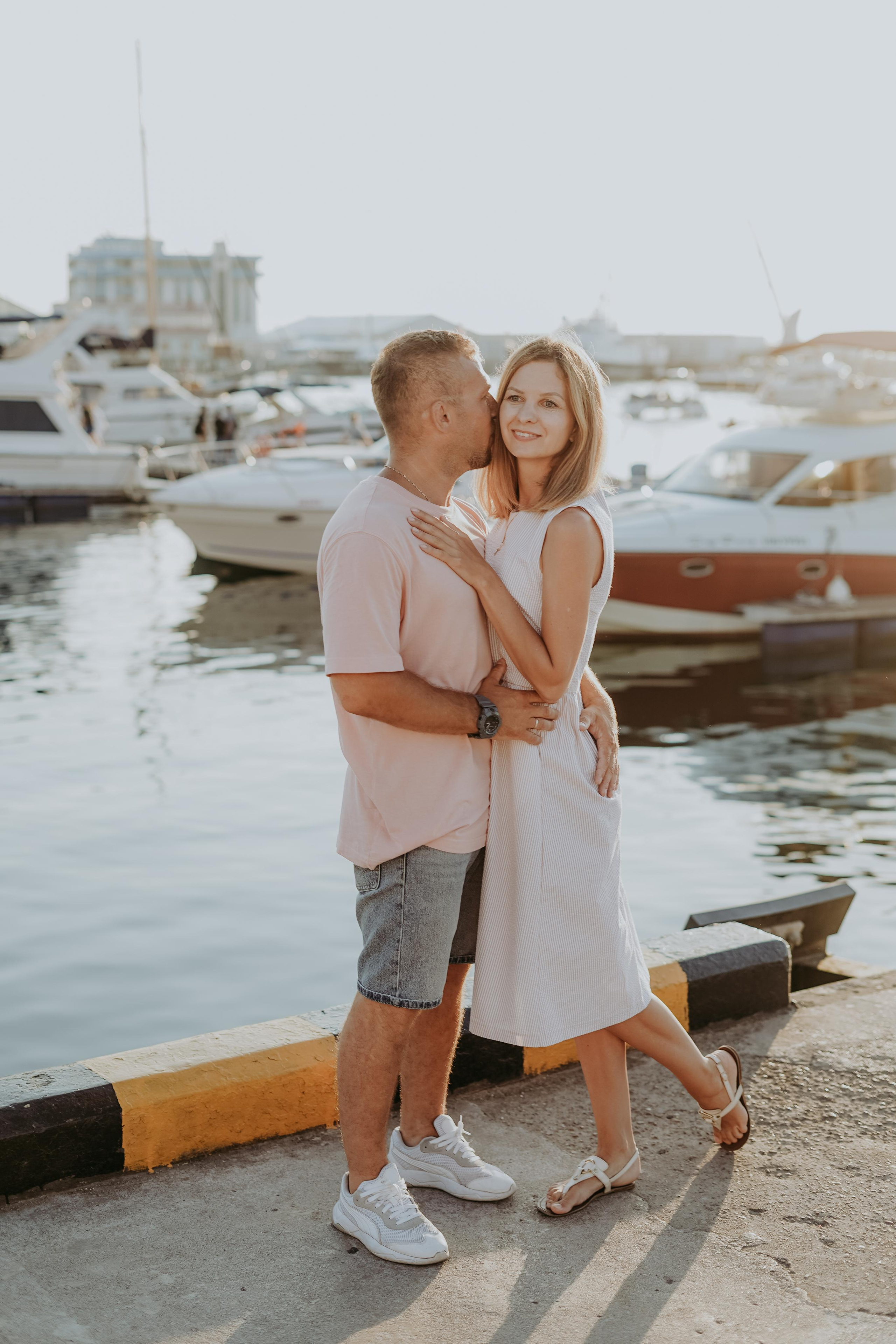 Анна, Денис и Настя в морском порту. Фотограф в Сочи и Абхазии | Фототуры | September Air