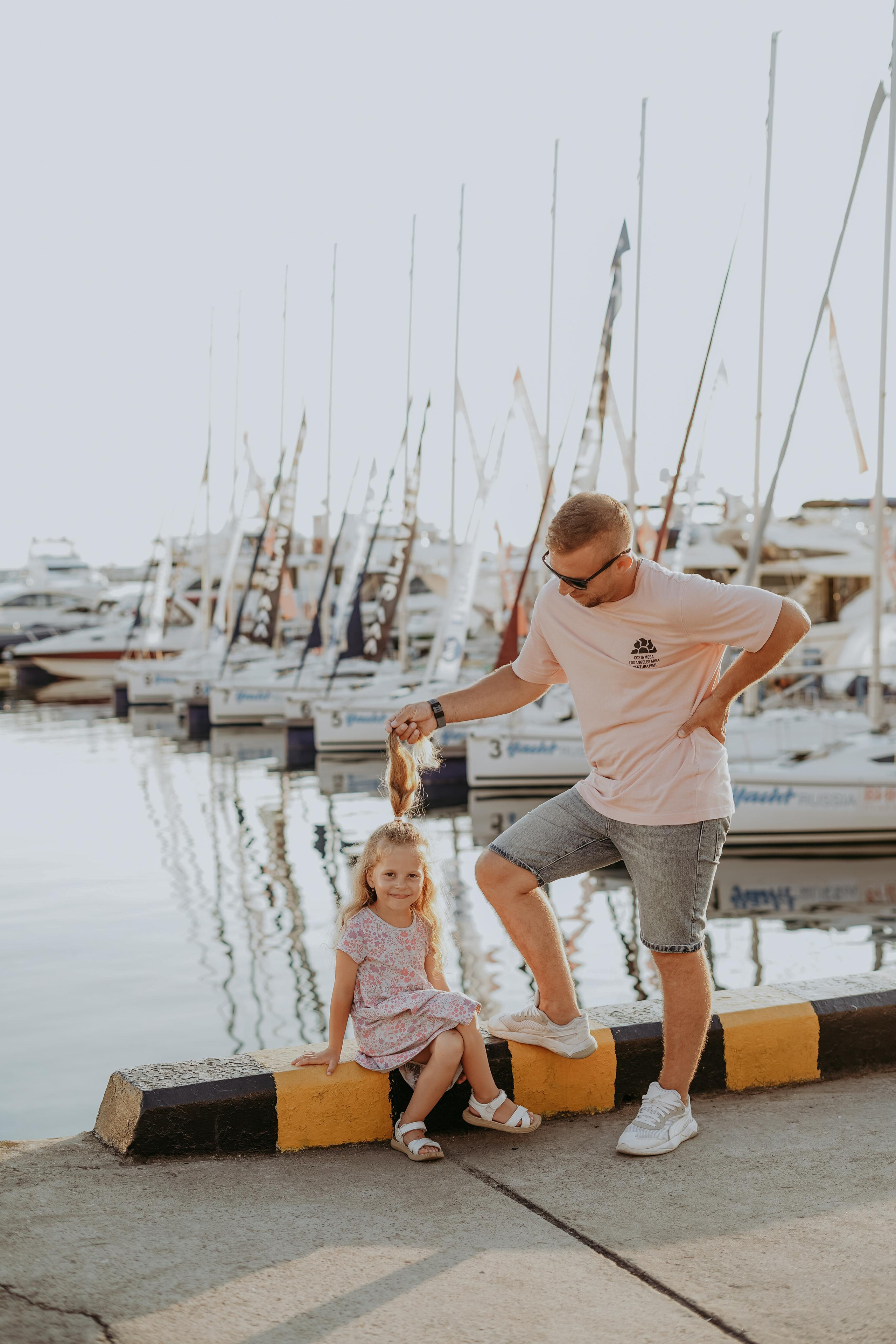 Анна, Денис и Настя в морском порту. Фотограф в Сочи и Абхазии | Фототуры | September Air