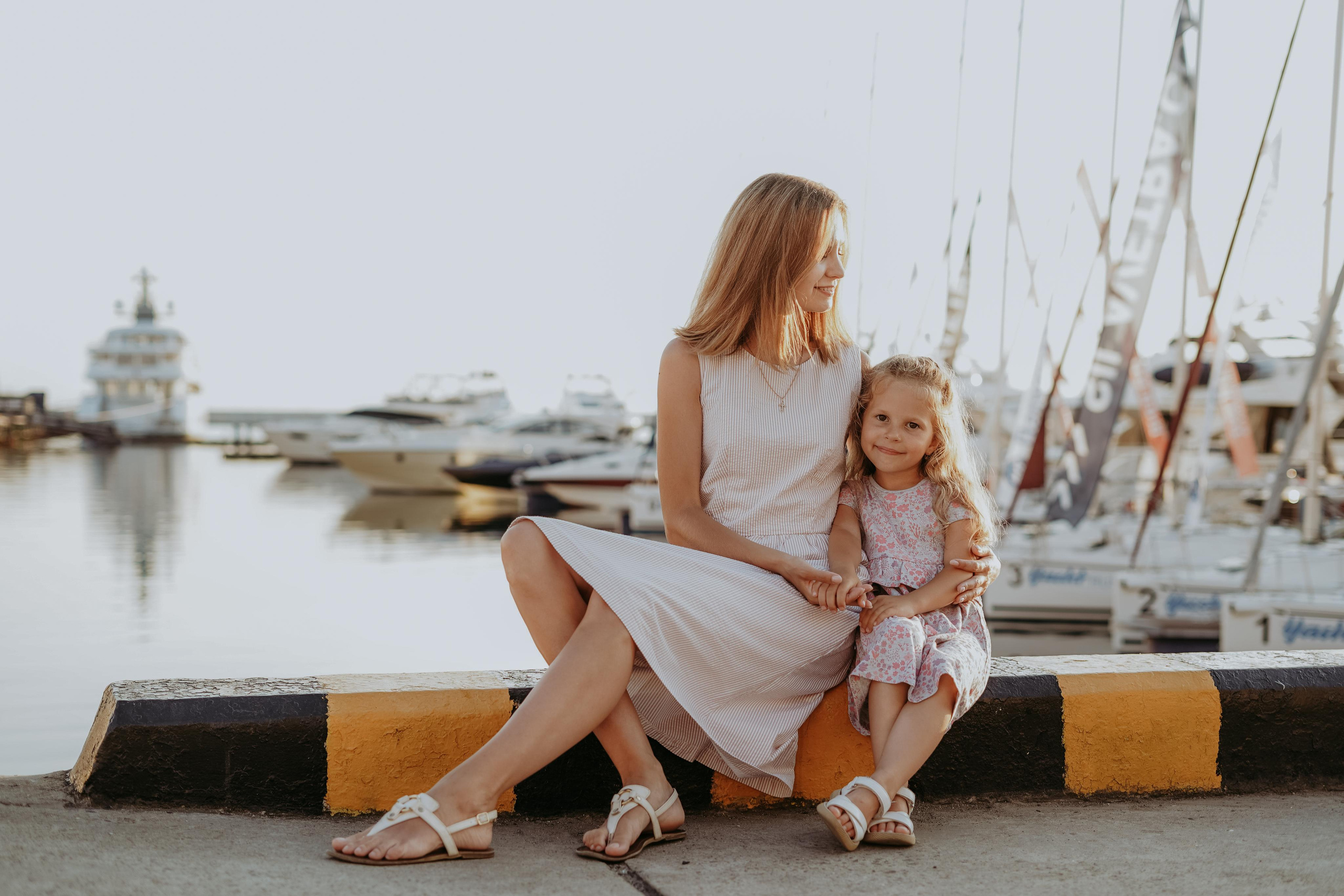 Анна, Денис и Настя в морском порту. Фотограф в Сочи и Абхазии | Фототуры | September Air