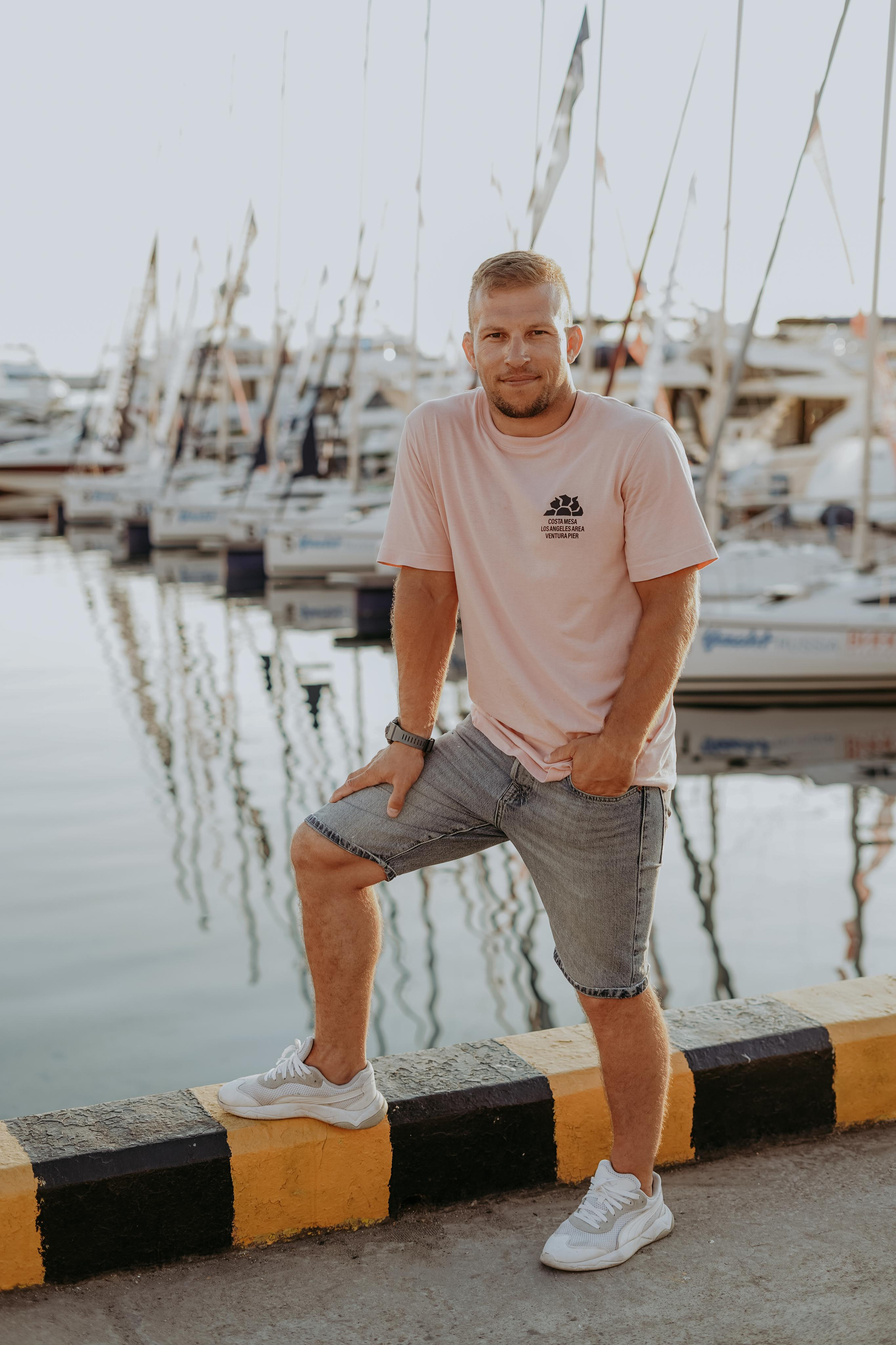 Анна, Денис и Настя в морском порту. Фотограф в Сочи и Абхазии | Фототуры | September Air