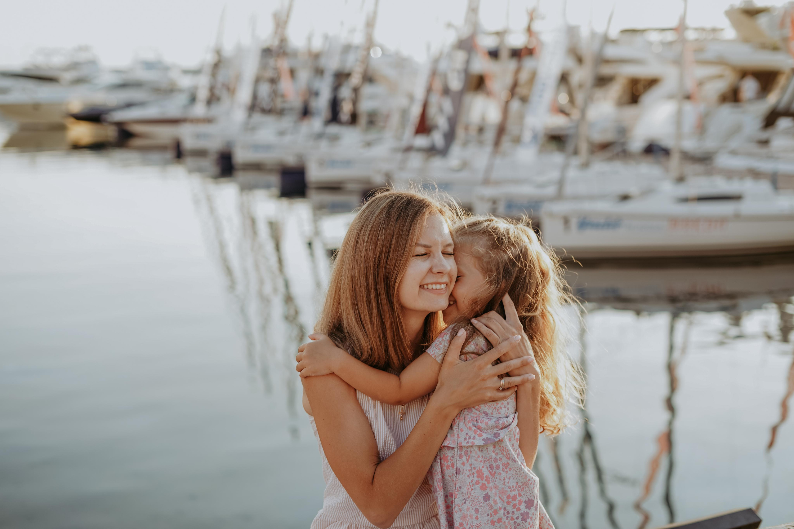 Анна, Денис и Настя в морском порту. Фотограф в Сочи и Абхазии | Фототуры | September Air