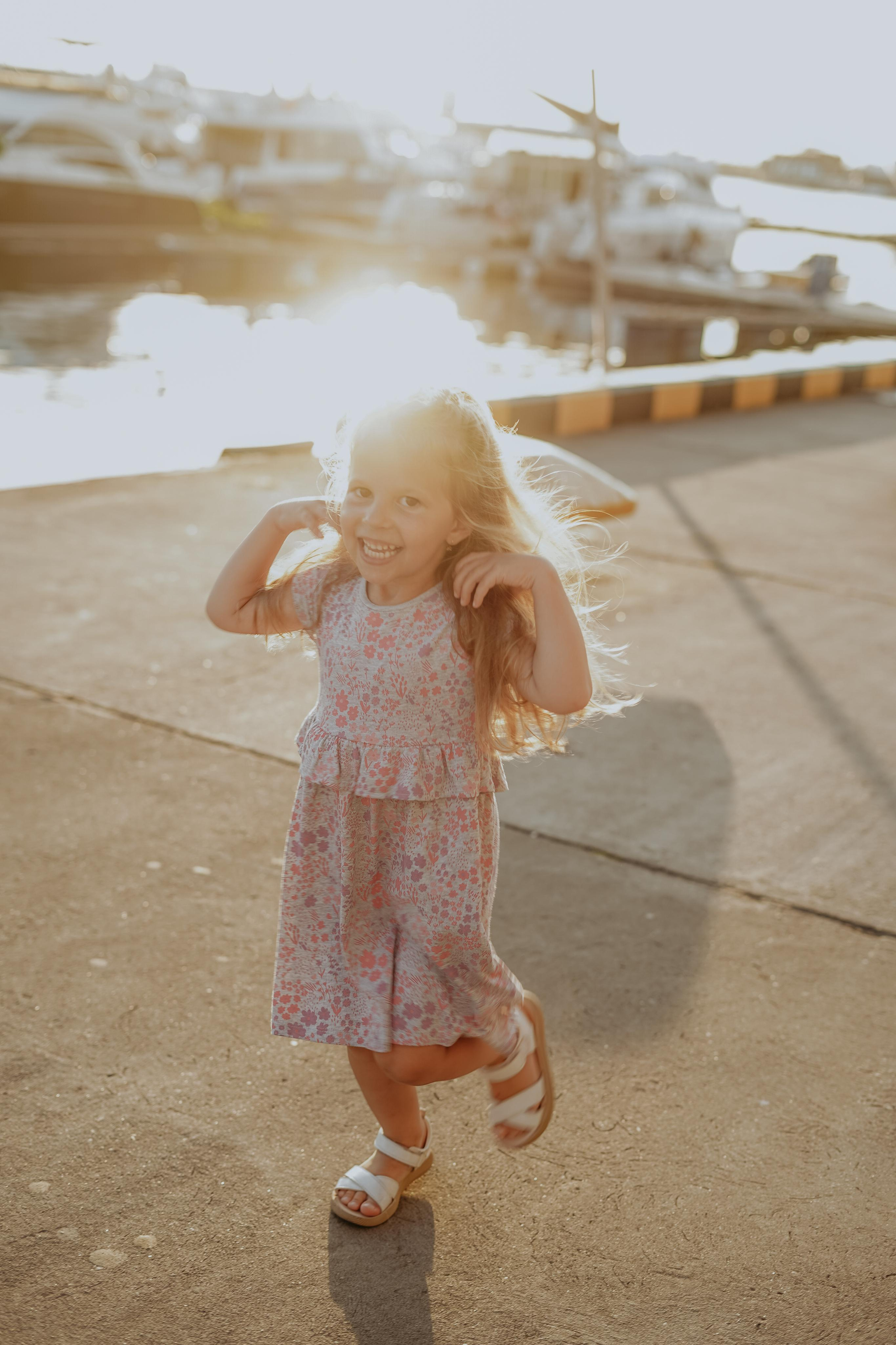 Анна, Денис и Настя в морском порту. Фотограф в Сочи и Абхазии | Фототуры | September Air