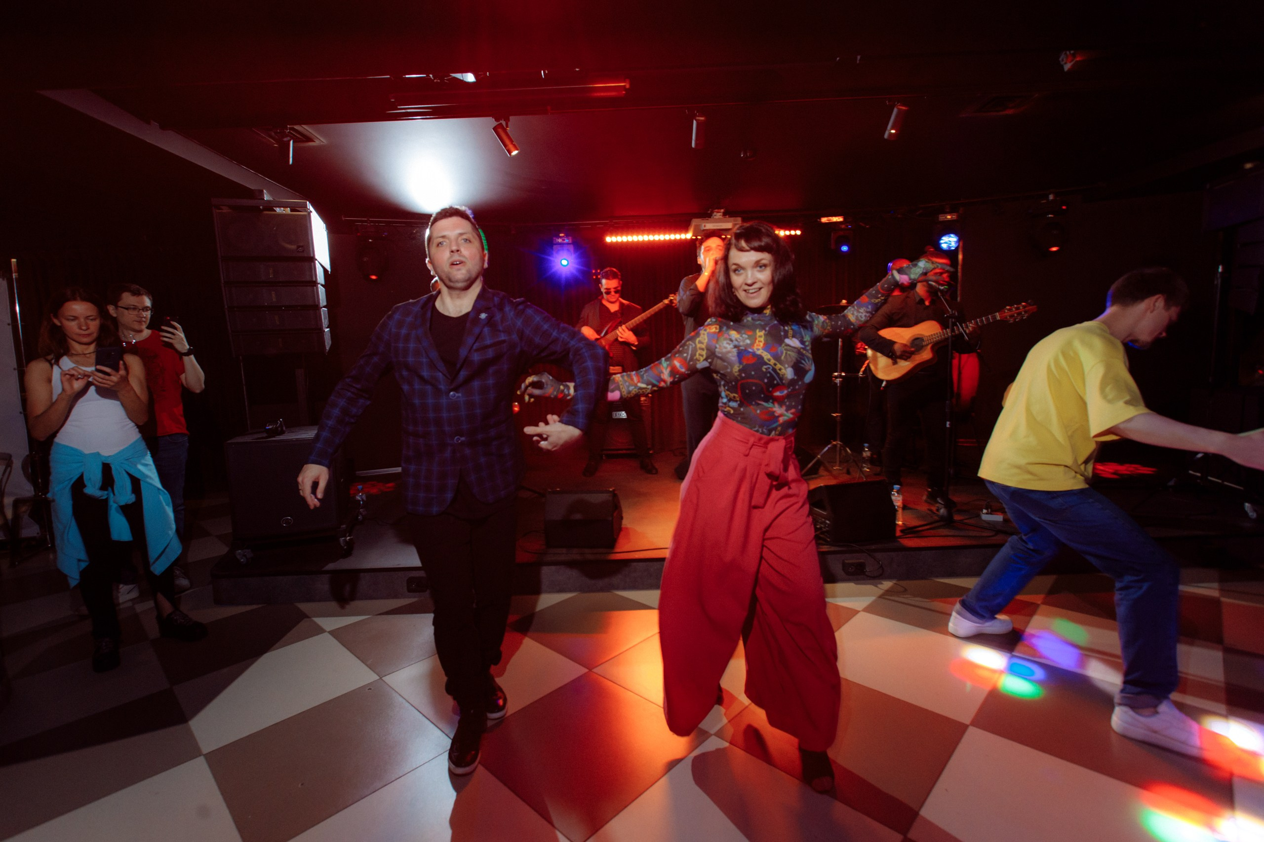 ISALSА. Вечеринка в школе танцев. Свадебный фотограф в Ярославле Анастасия Архипова